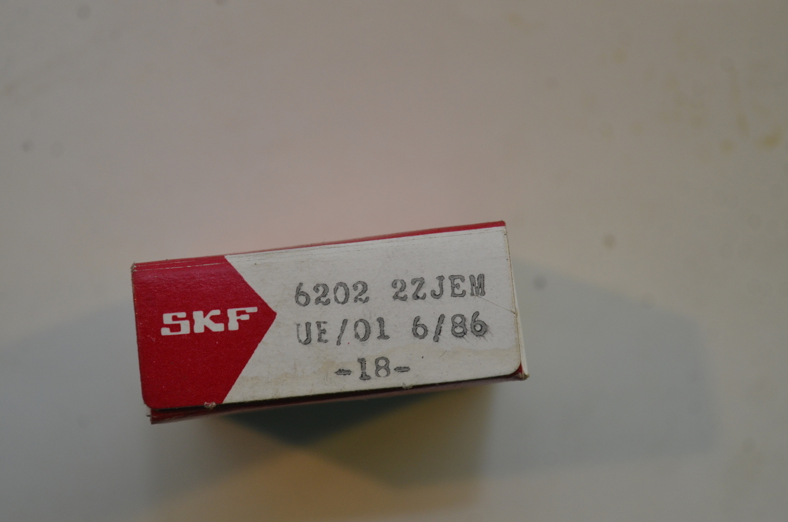 NEW Lot of 5 SKF Bearing 6202 2ZJEM UE/1 INV=31105