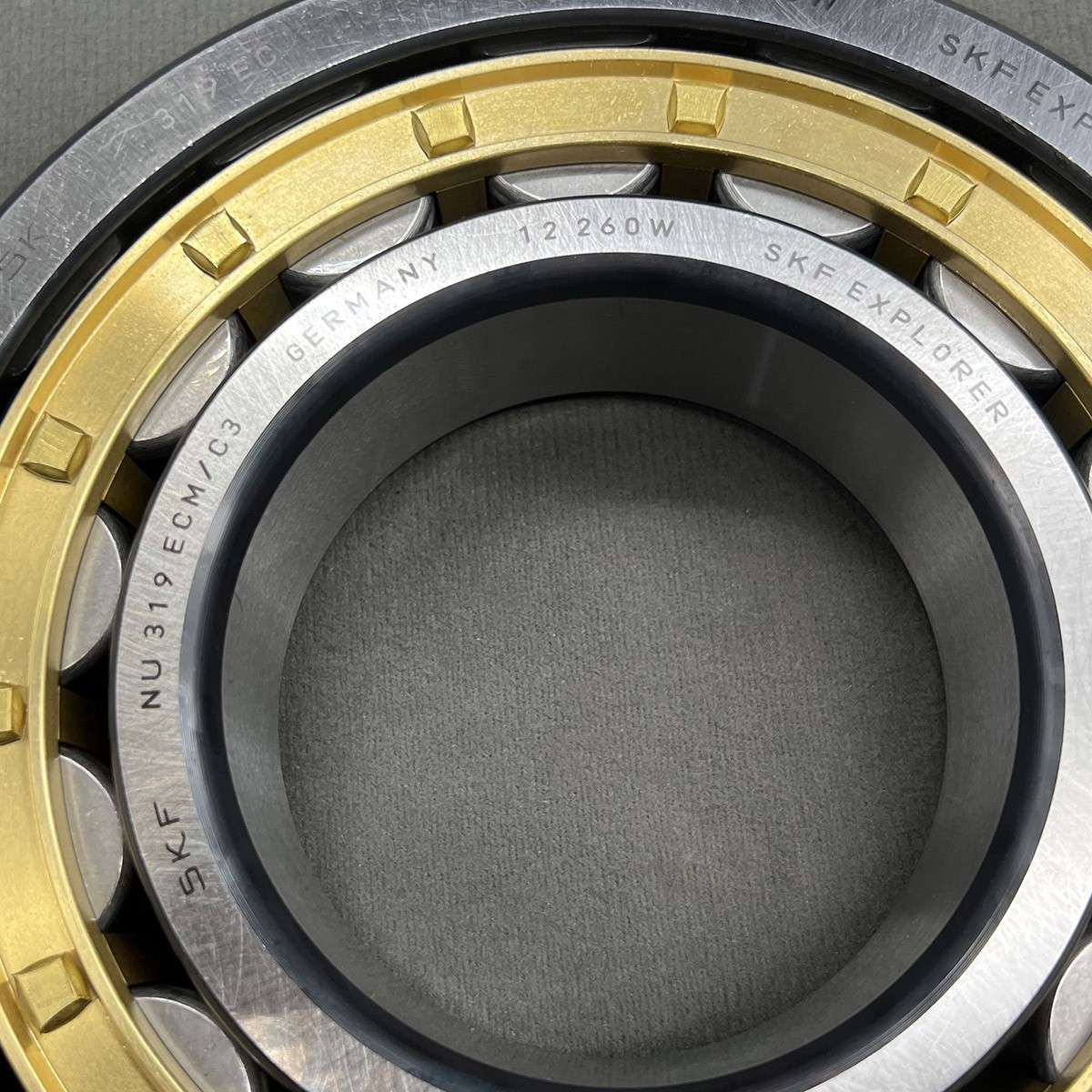 New NU 319 ECM/C3 Cylindrical Roller Bearing 95x200x45mm for SKF Roller Bearing