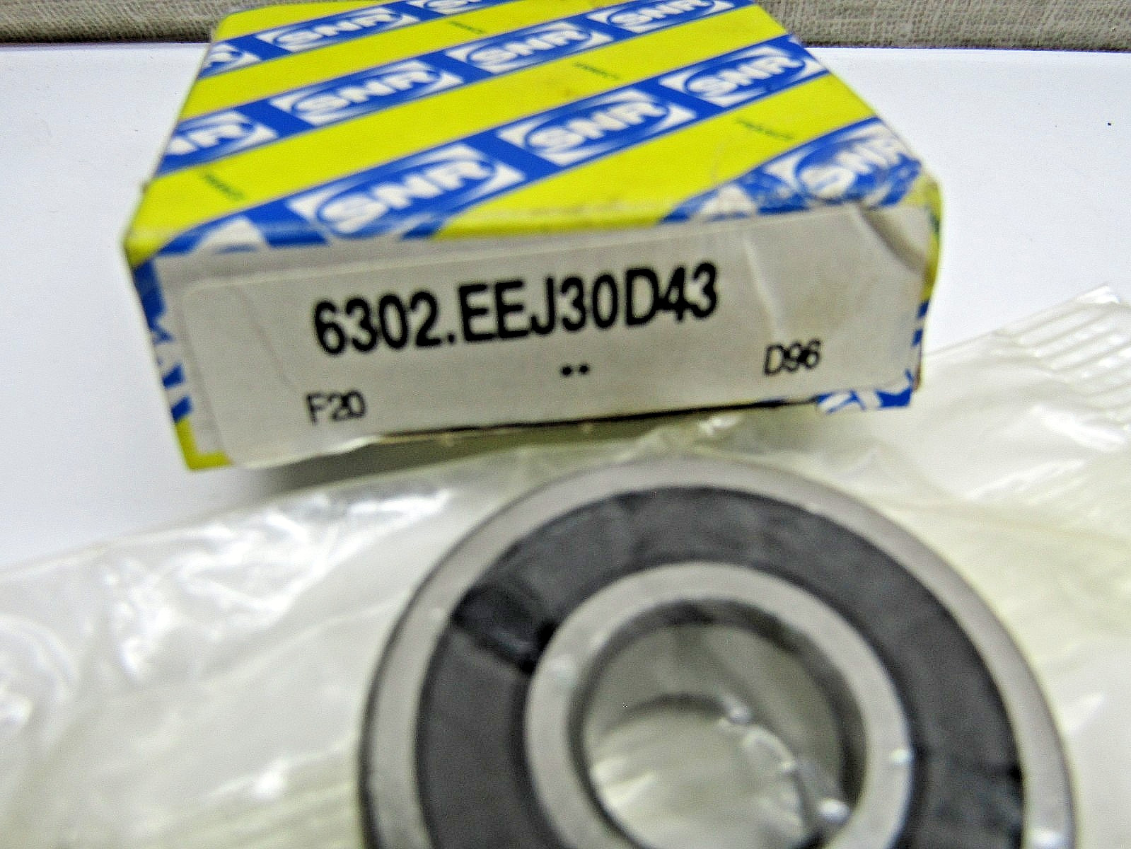 SNR 6302.EE J30 6302-2RS C3 15mm X 42mm X 13mm Sealed Bearing