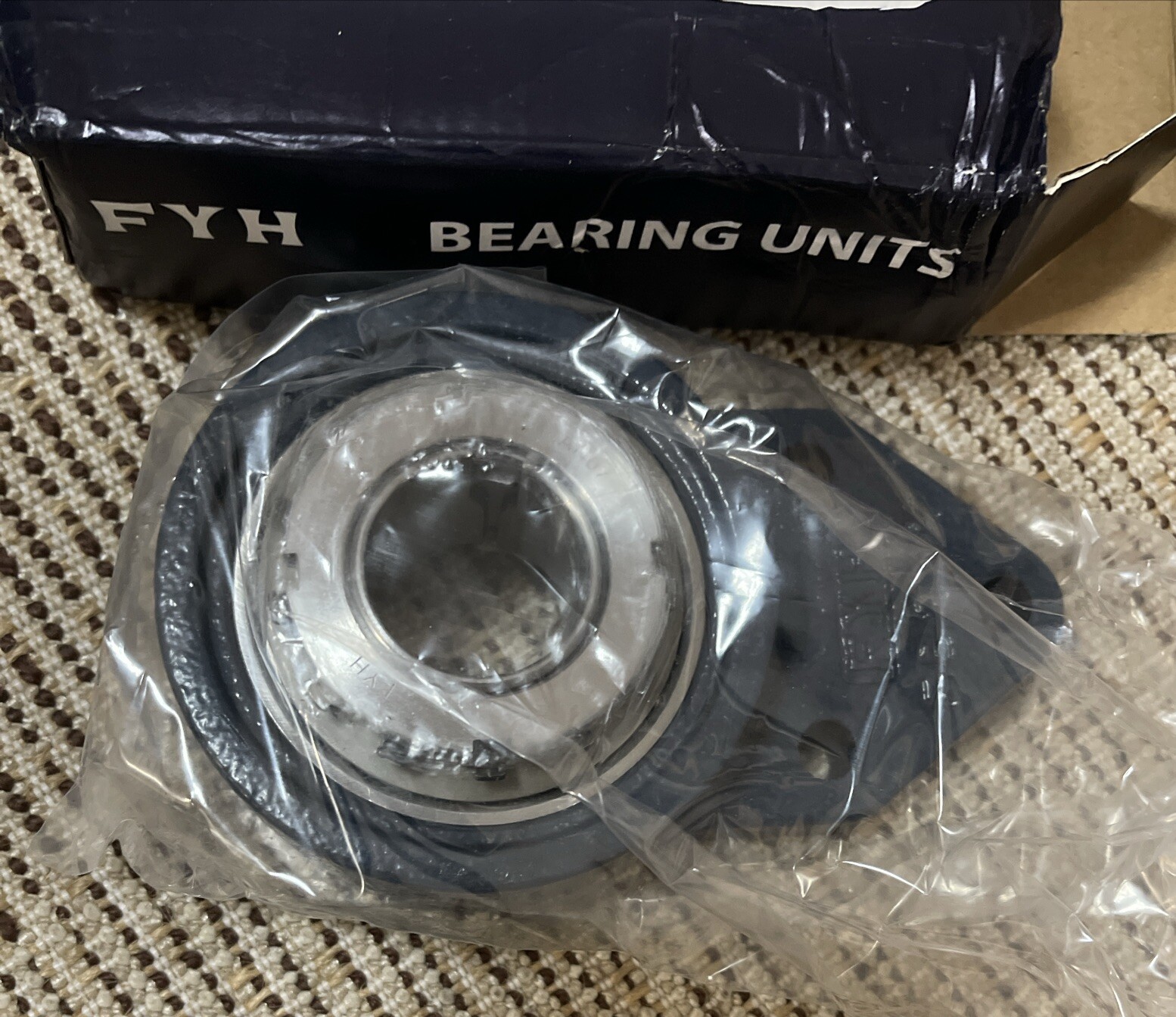 FYH Bearing Unit Flanged 3-bolt 1-3/16IN Bore, Metal Plugged UKFB207E4/H307A