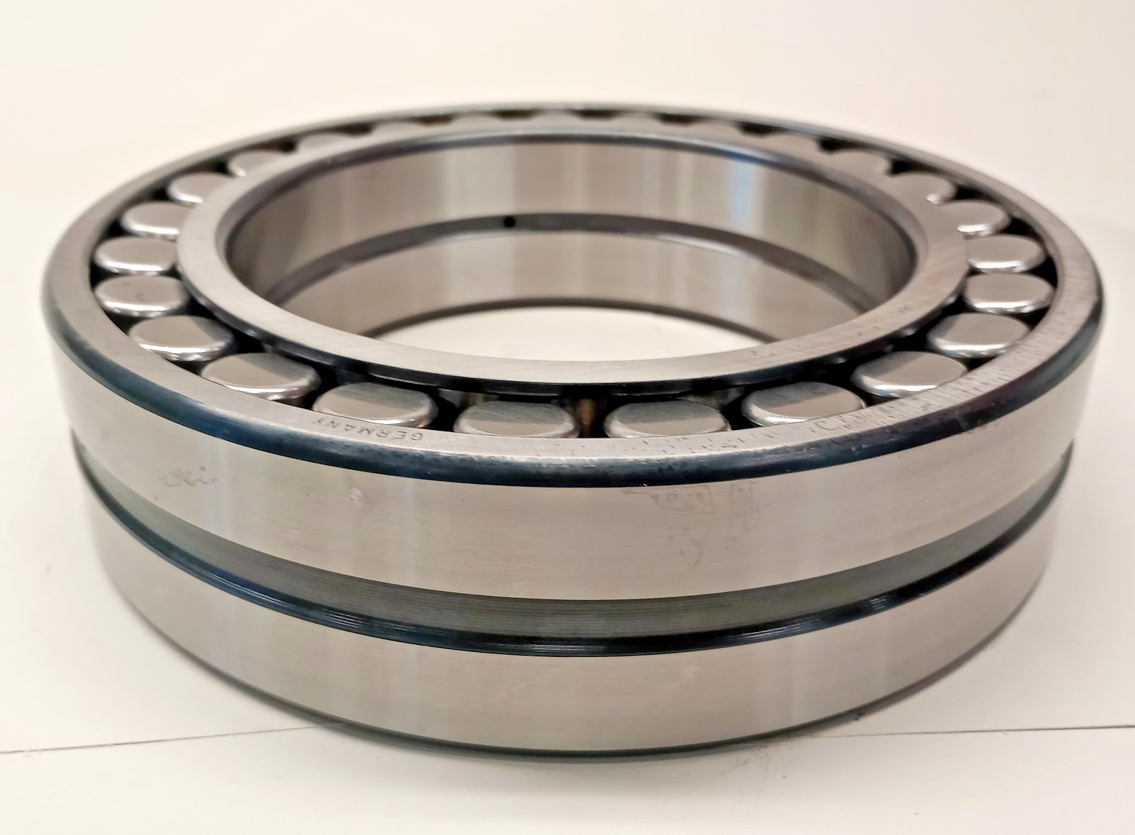 FAG 23030EAS Spherical Roller Bearing 150x225x56mm 23030-EAS / 23030-E1A-M