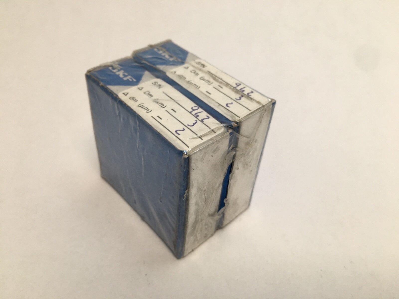 SKF 7004-CD/P4ADGC Angular Bearing 20x42x12mm 7004-CD-P4A-DGC Italy 2 pcs
