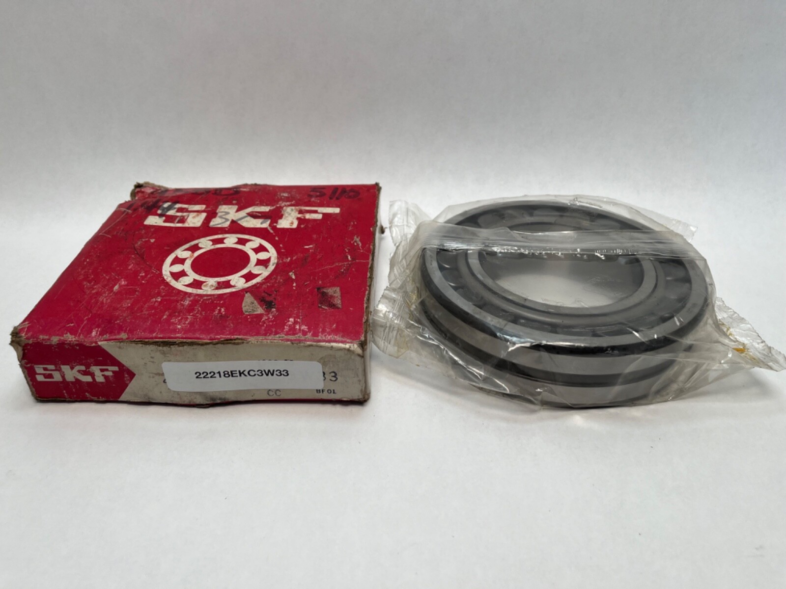SKF 22218-EK/C3 Spherical Roller Bearing 90x160x40 mm 22218-E-K-C3-W33