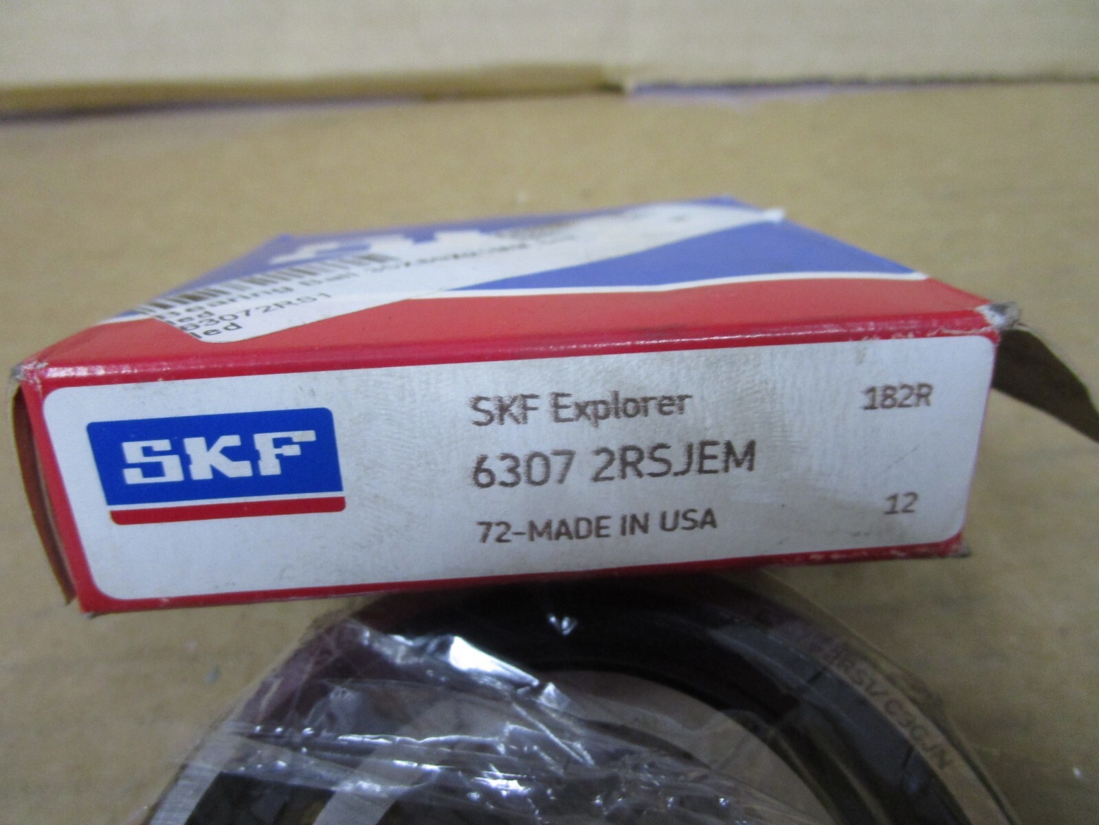NEW SKF DEEP GROOVE BALL BEARING 6307 2RSJEM