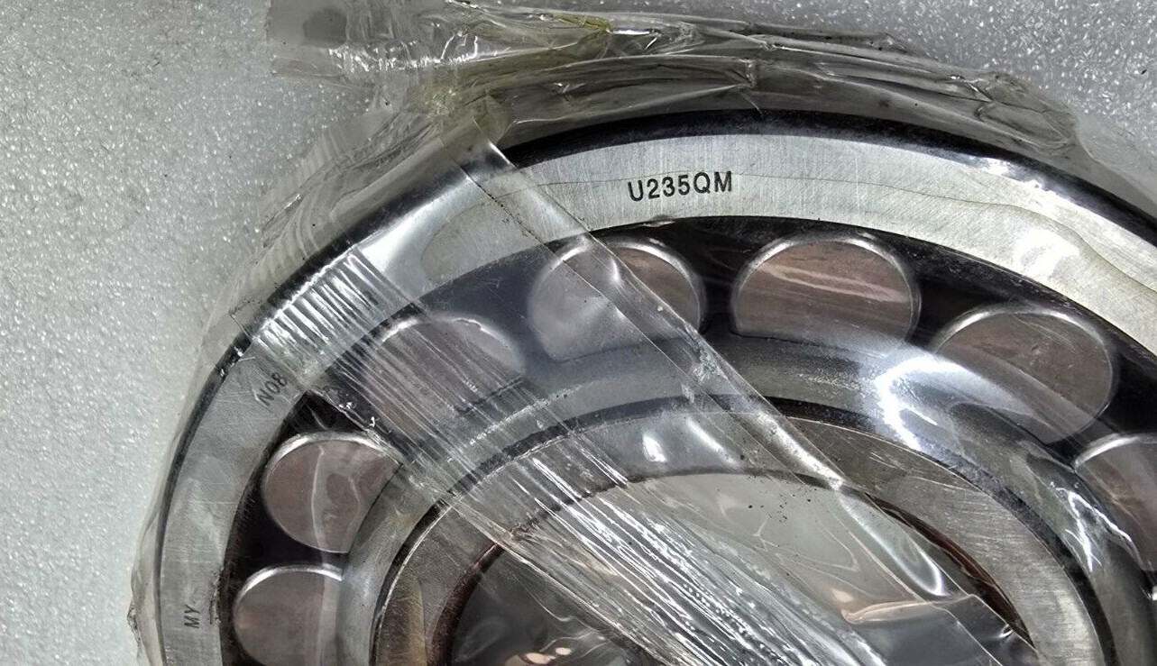 22314 E Spherical Roller Bearing 70x150x51MM NEW SKF MALAYSIA STEEL 22314E W33