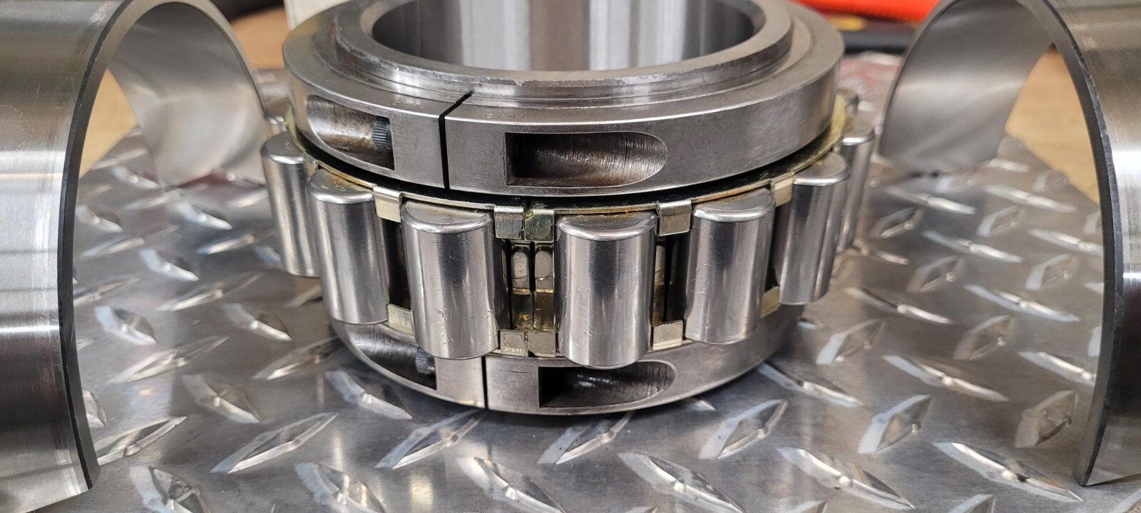 Cooper 01E B 315 EX Insert split Bearing Cylinder Roller 3.9375 Bore, 6.8750 OD