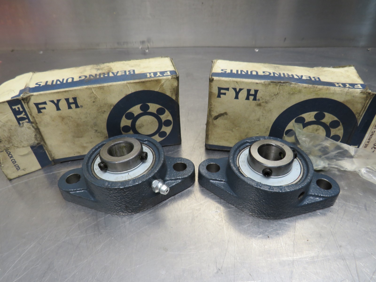 FYH UCFL202-10ED1K2 Lot of 2!