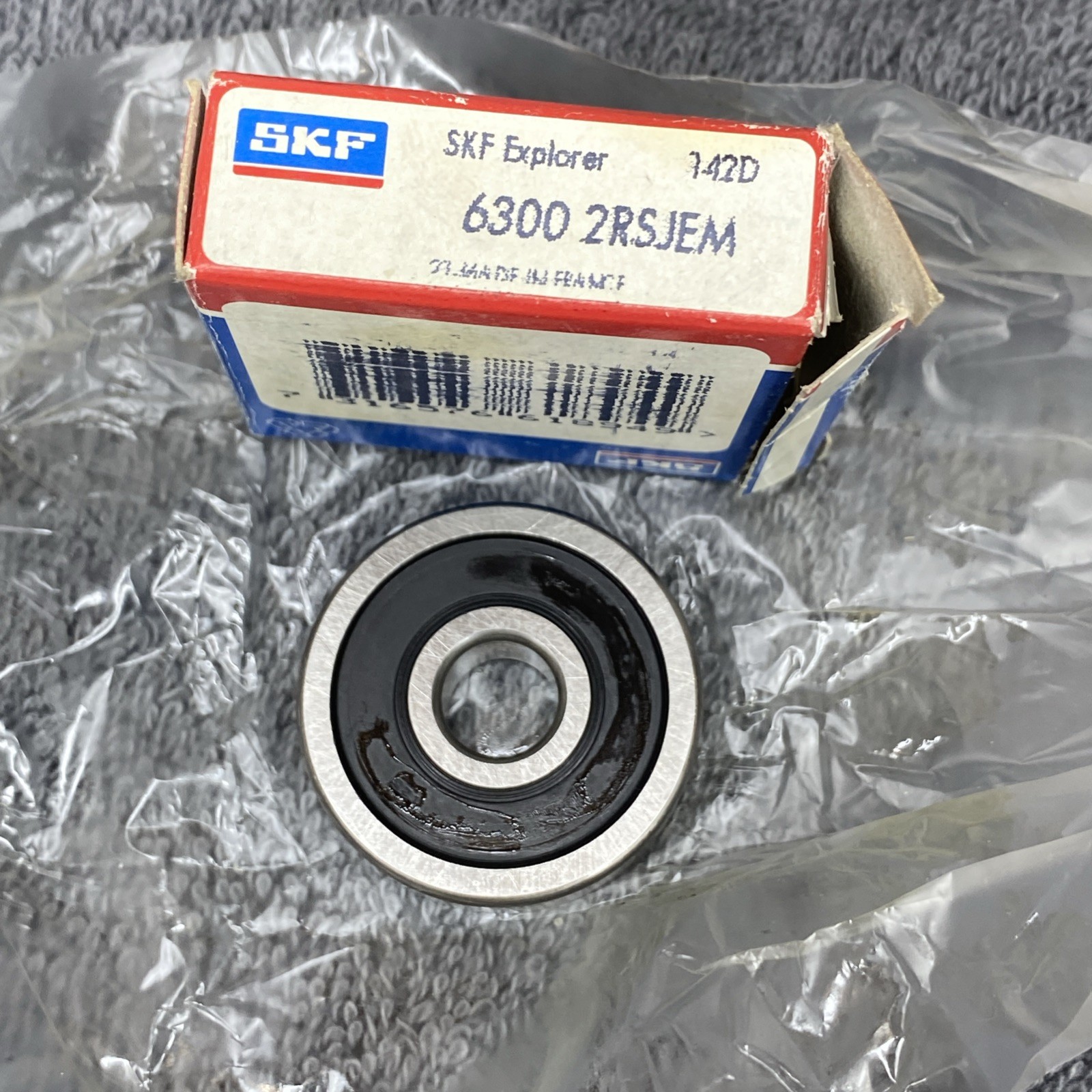 (13) SKF 6300 2RSJEM Sealed Deep Groove Ball Bearings New In Box