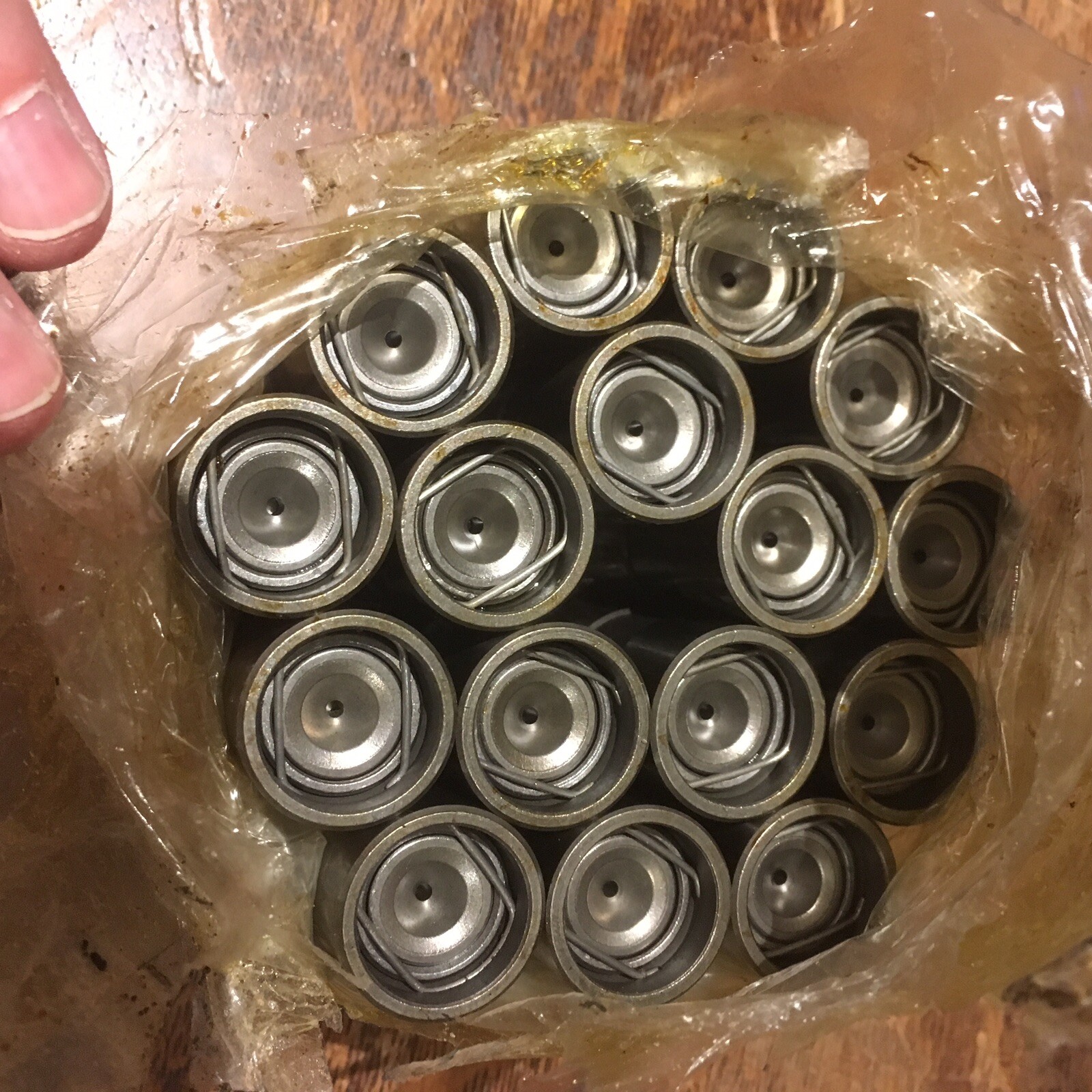 (Lot 16) Cylindrical Roller Bearings Unmarked 2″ L ~0.85″OD