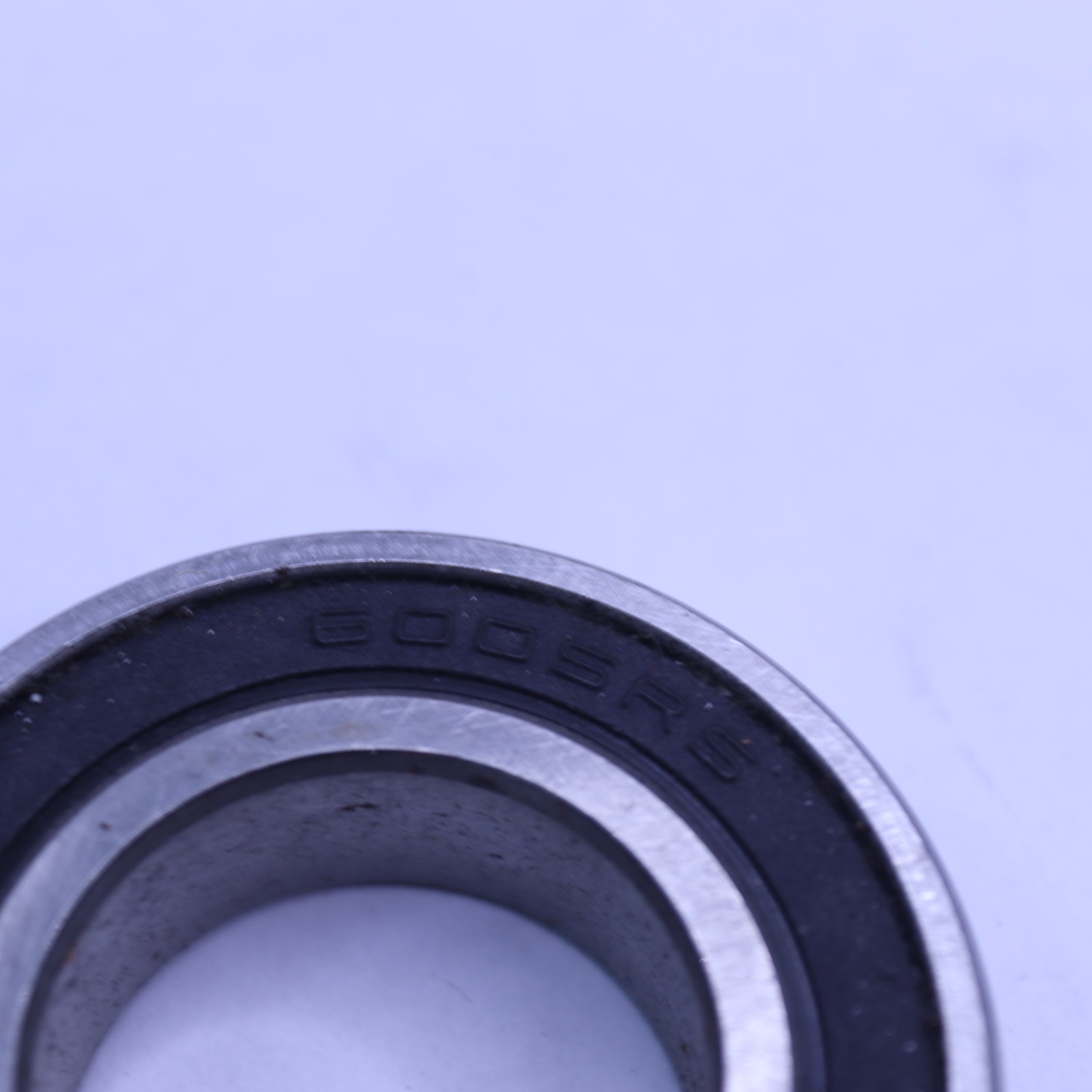 Two Side Rubber Seal Ball Bearing 6005RS