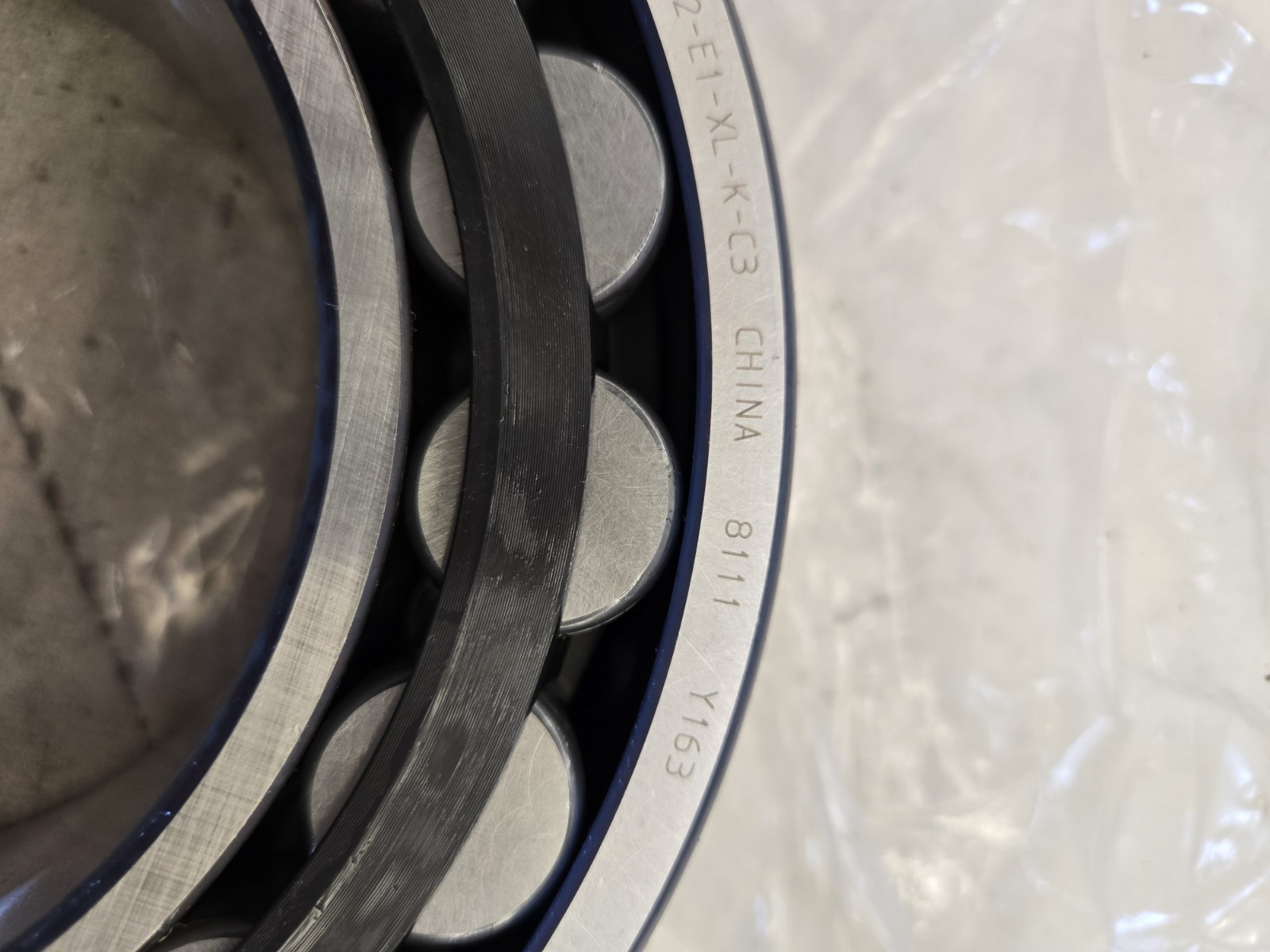 22222-E1-XL-K-C3 FAG SPHERICAL ROLLER 81111 Y163