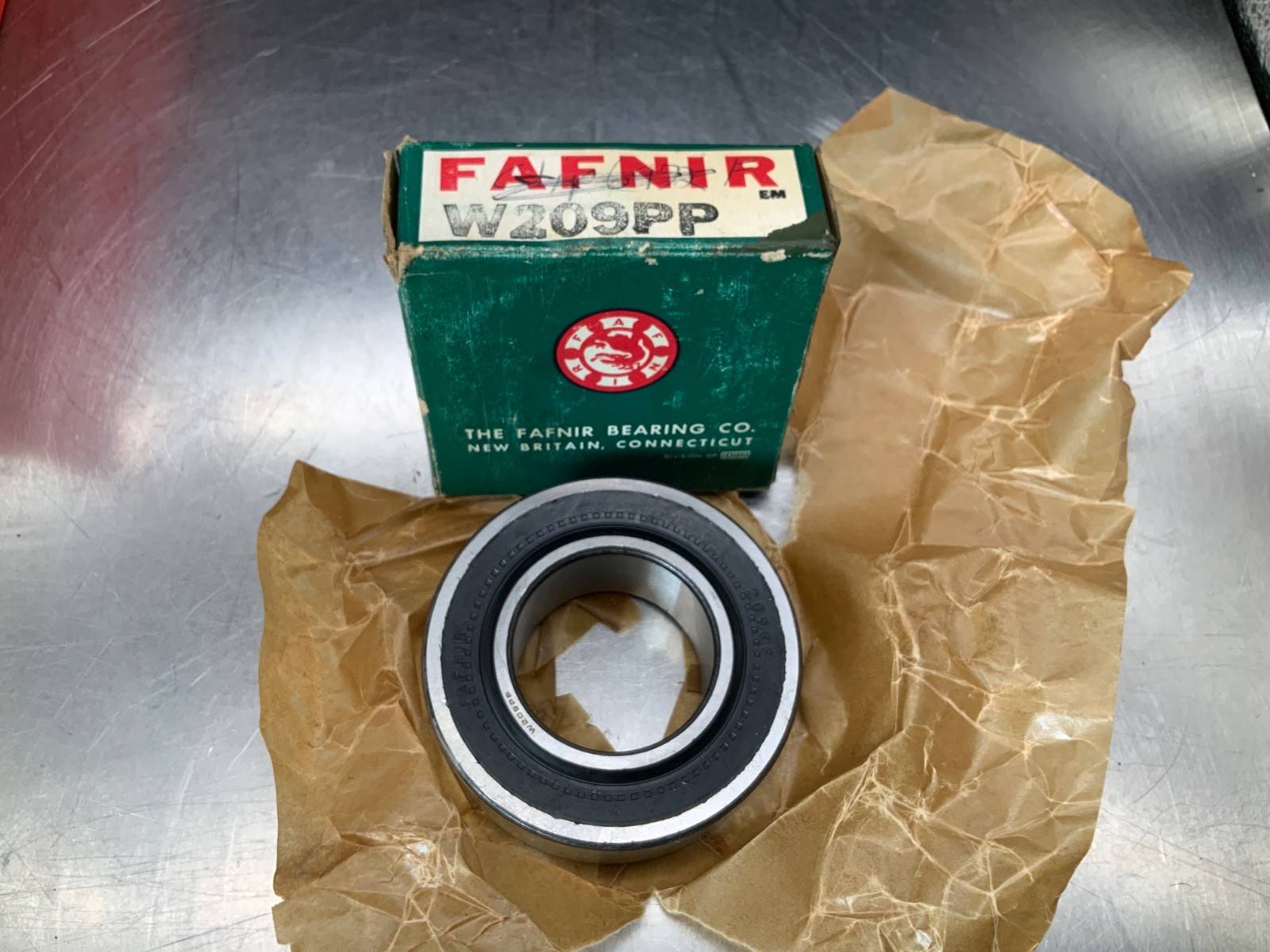 Fafnir W209PP Radial/Deep Groove Ball Bearing – Straight Bore, 45 mm ID