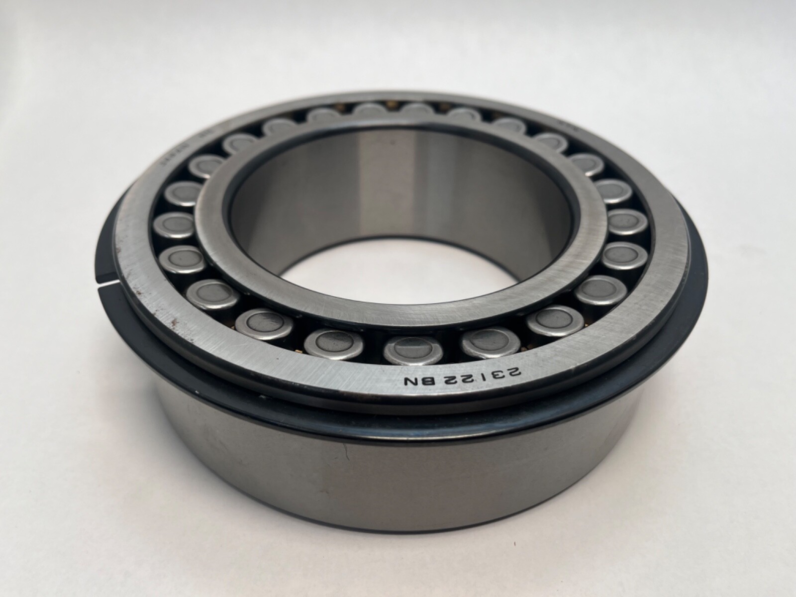 NTN 23122BN Spherical Bearing w/ Snap Ring 110x180x56 mm 23122 B N NR Japan