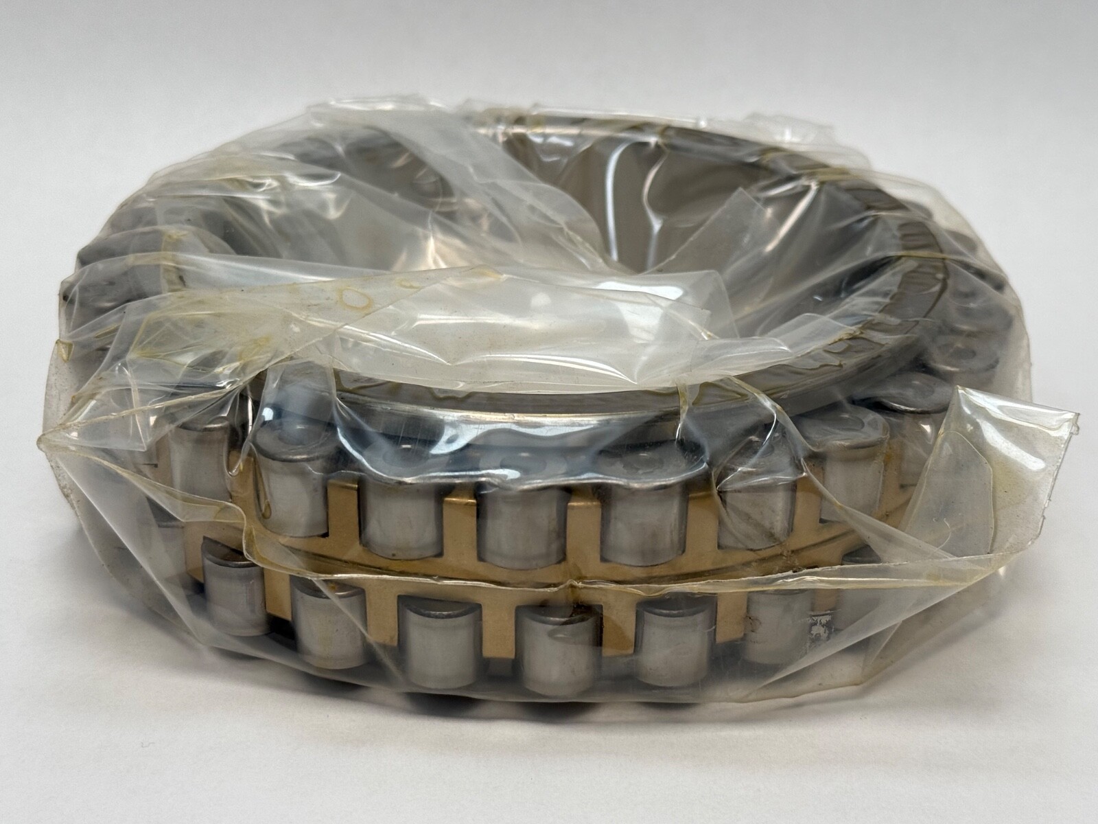 NSK NN3028KMBCC1P4 Bearing NN3028 NN-3028-K-MB-CC1-P4 140 mm ID 53 mm W