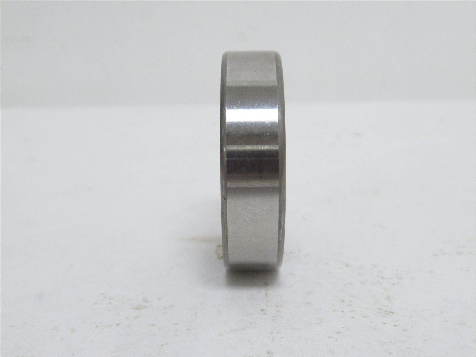 238123 New-No Box; SKF 6005-2RSH Ball Bearing 25mmID x 47mmOD x 12mm Wide