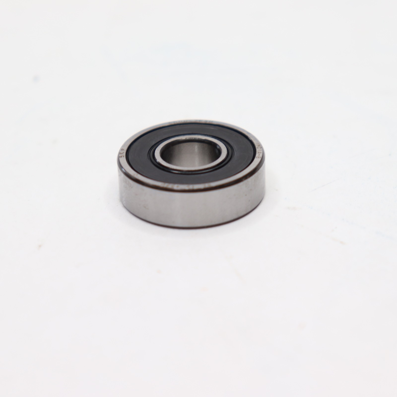 SKF Radial Deep Groove Ball Bearing Steel 10mm x 26mm x 8mm 6000-2RSH