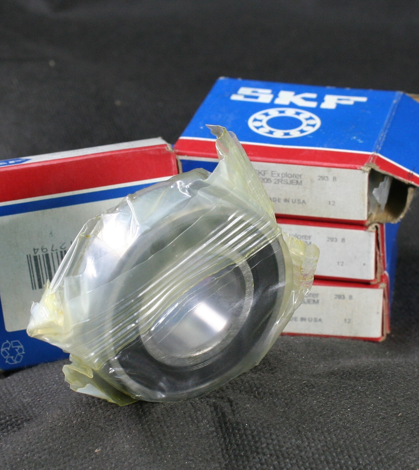 One (1) SKF 6205 2RSJEM Deep Groove Bearing 25MM ID USA 6205 2RSH/C3GJN NEW