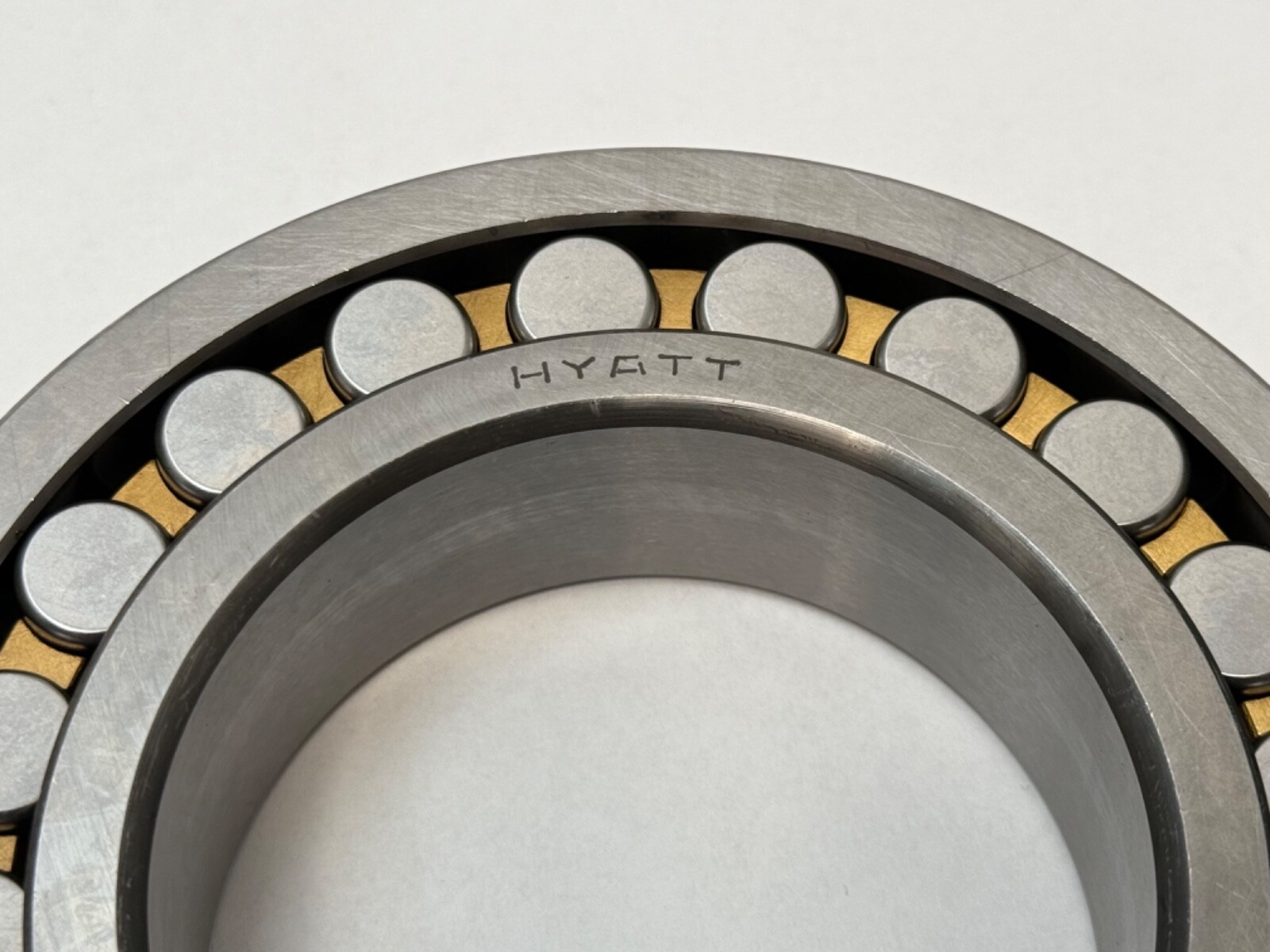 Hyatt 22216MBC3W33 Bearing 22216-MB-C3-W33 22216BR 22216M 80x140x33 mm