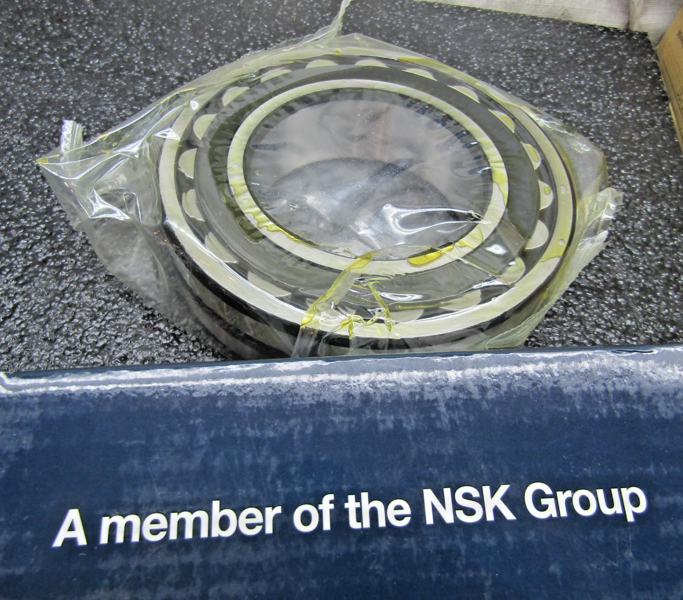 RHP NSK 22218 E K J W33 C3 90mmX 160mmX 40mm Taper Bore Spherical Roller Bearing
