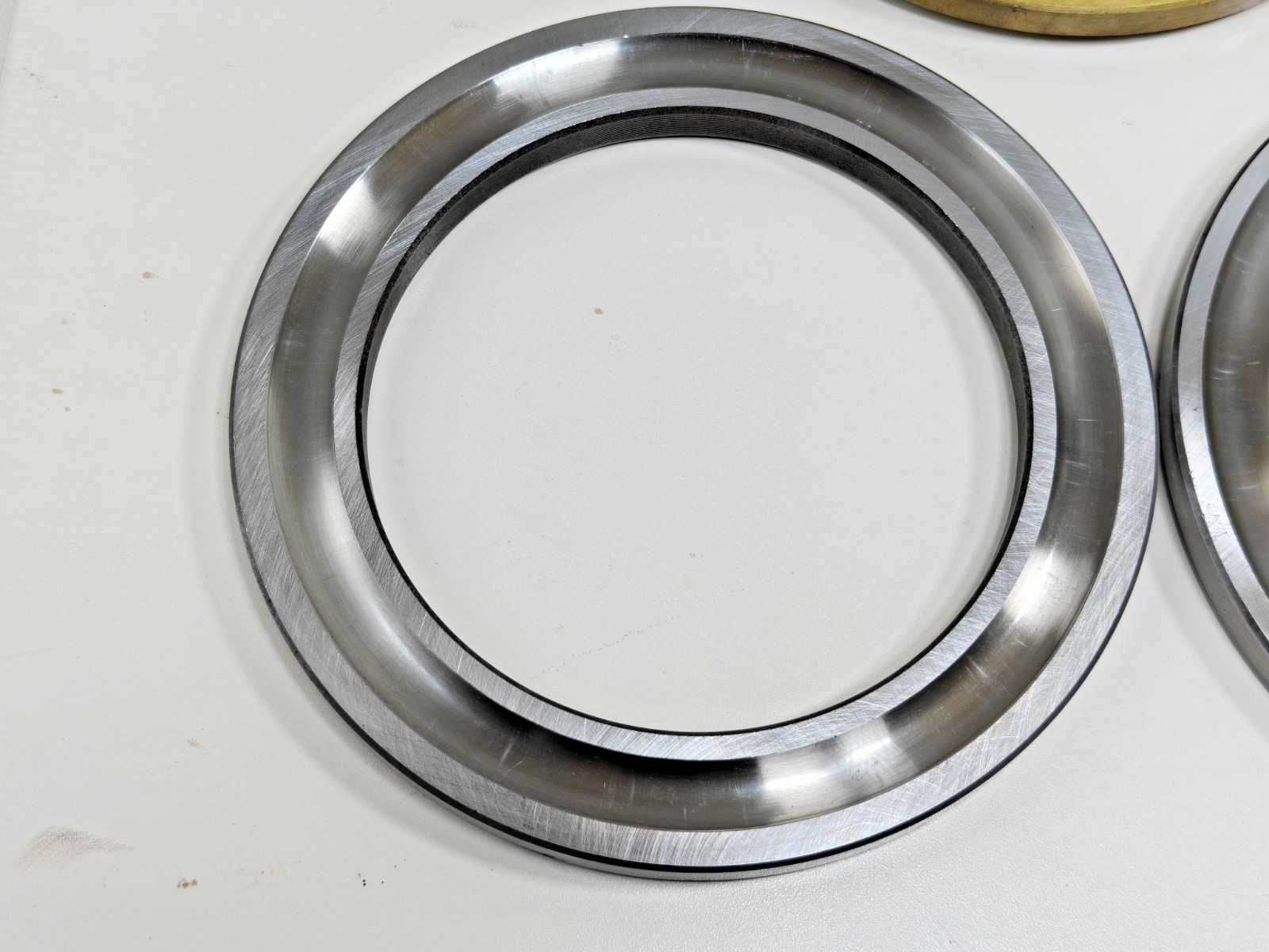 51228M URB Single Direction Thrust Ball Bearing Brass Cage 51228 M 140x200x46mm