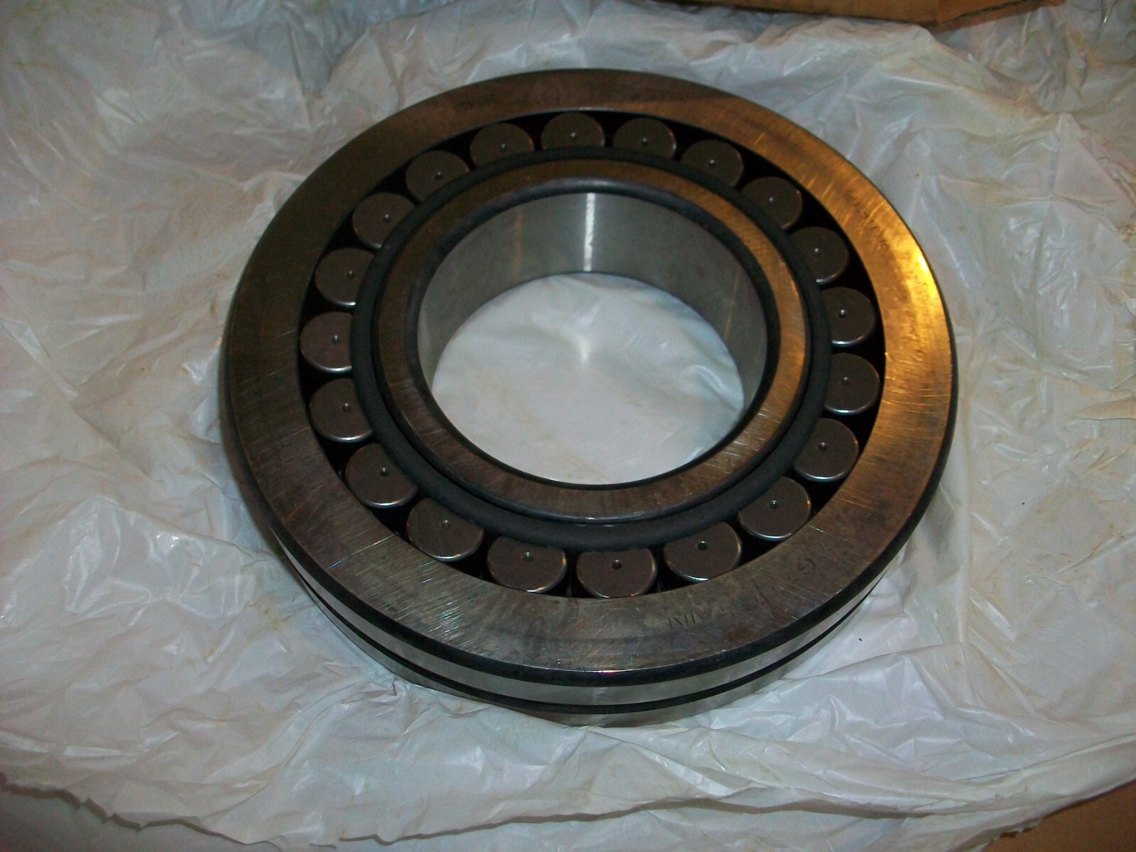 SKF 21318 E SPHERICAL ROLLER BEARING NEW IN BOX