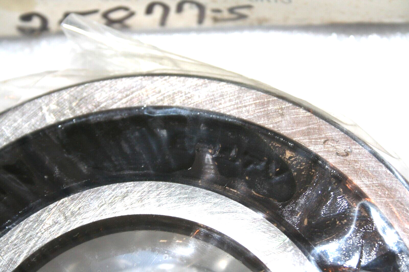 NSK 6317VVC3E Sealed Deep Groove Ball Bearing 6317 VV.C3.E * NEW *