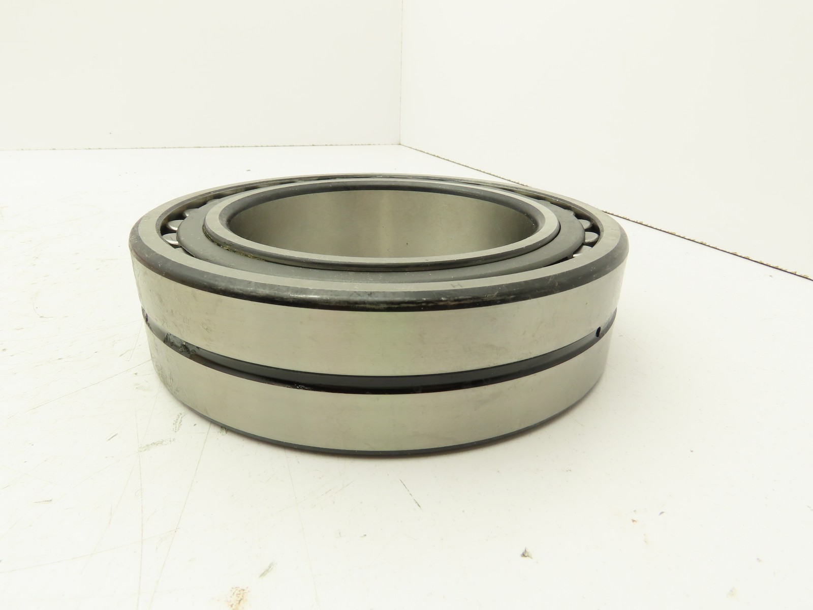 Consolidated SKF 23022CC C4W33 Spherical Roller Bearing 110 mm ID 170 mm OD