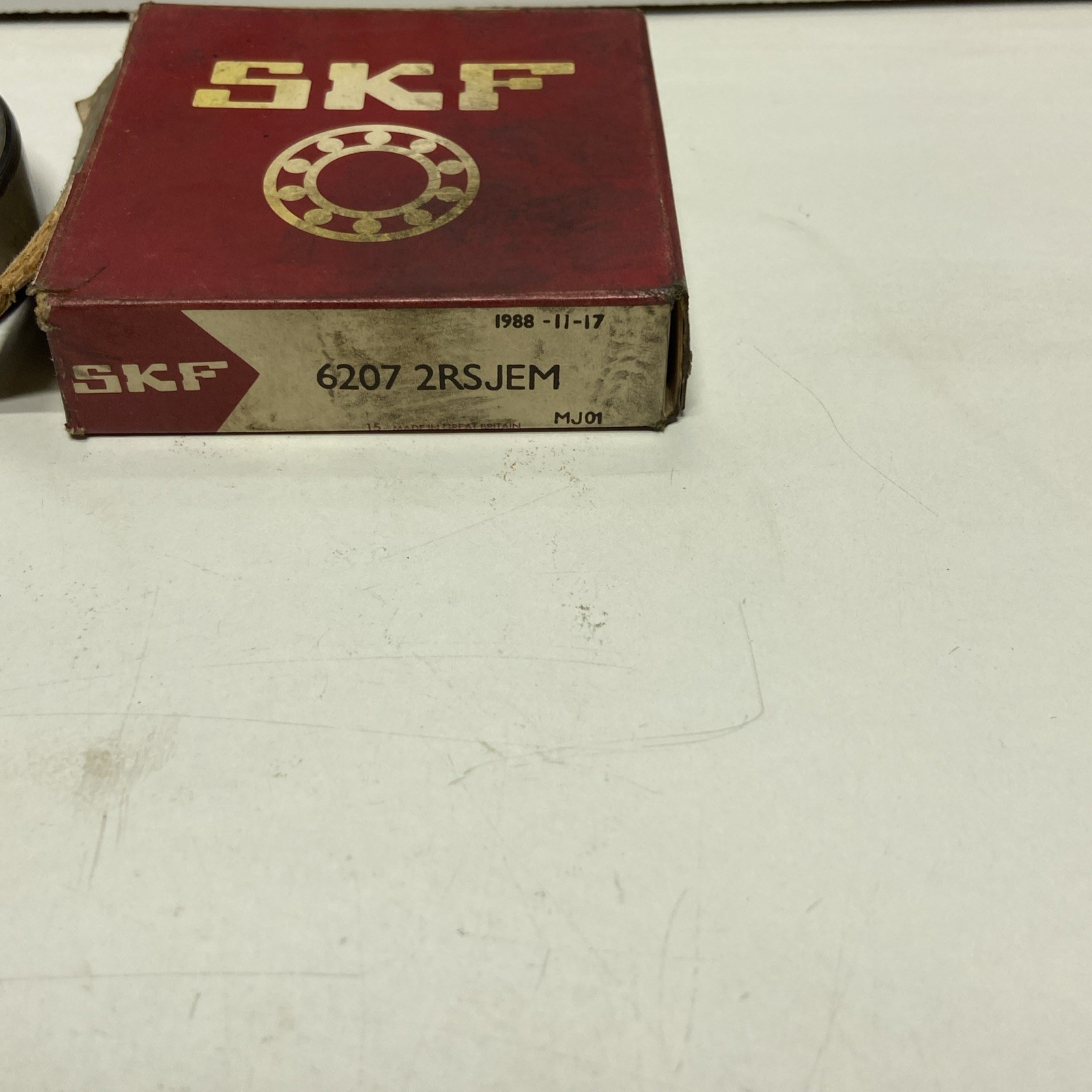 SKF 6207 2RS JEM 35mm x 72mm x 17mm Sealed Bearing 62072RSJEM