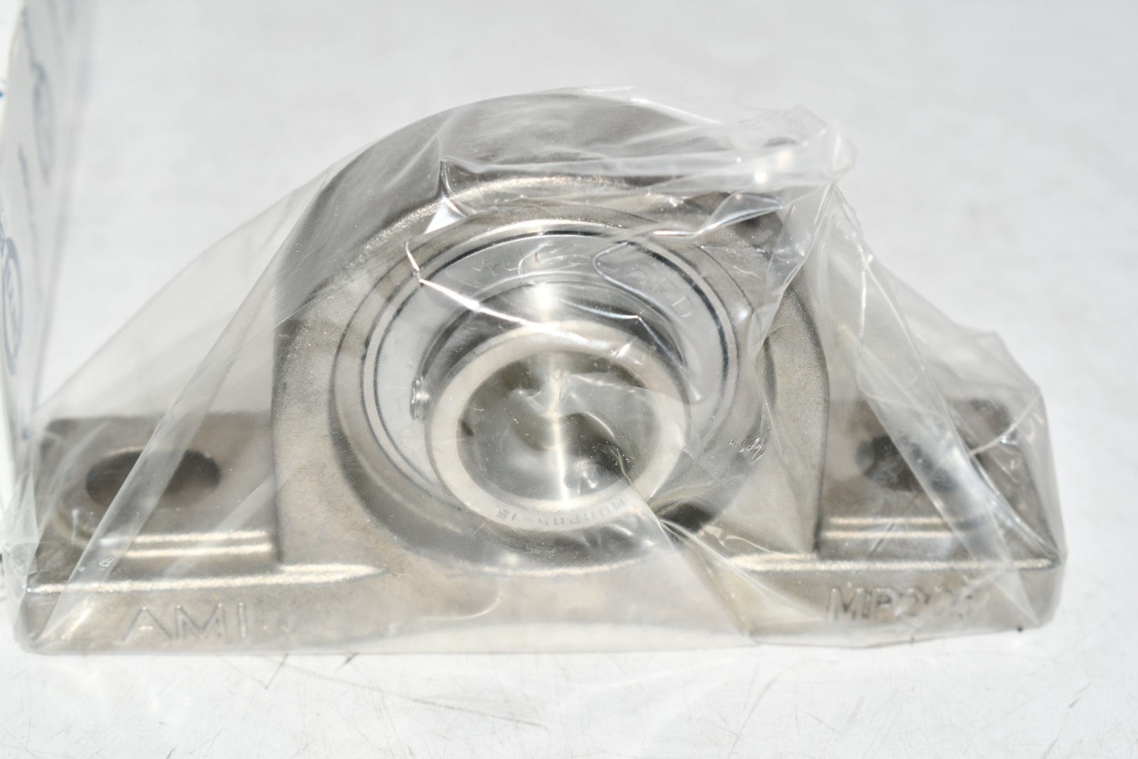 NEW AMI BEARINGS MUCP205-15 Wide Inner Ring 304 Cast Stainless Steel Housing Mat
