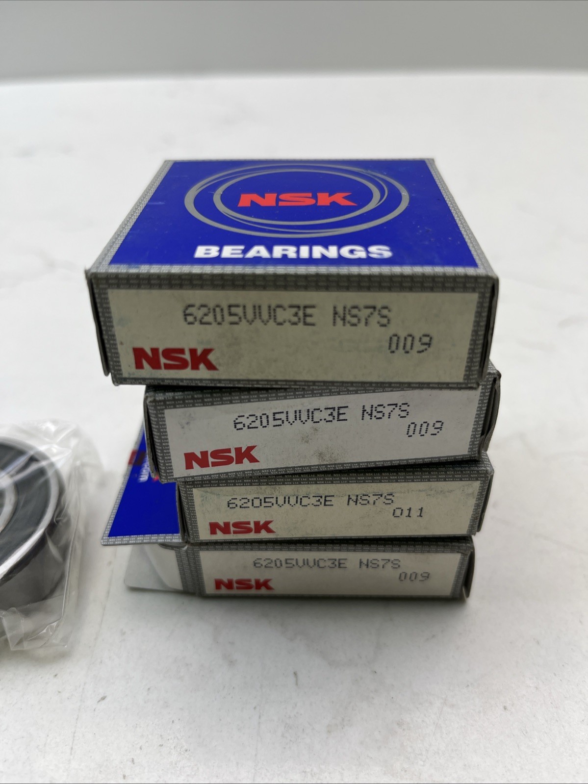 6205VVC3E NSK Bearing (Lot of 4)