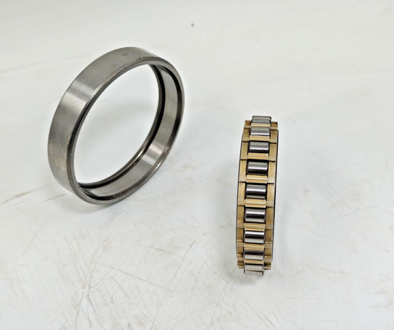 UR1011L101 Rollway Cylindrical Roller Bearing UR 1011 L 101 / NF1011 ,55x90x18mm