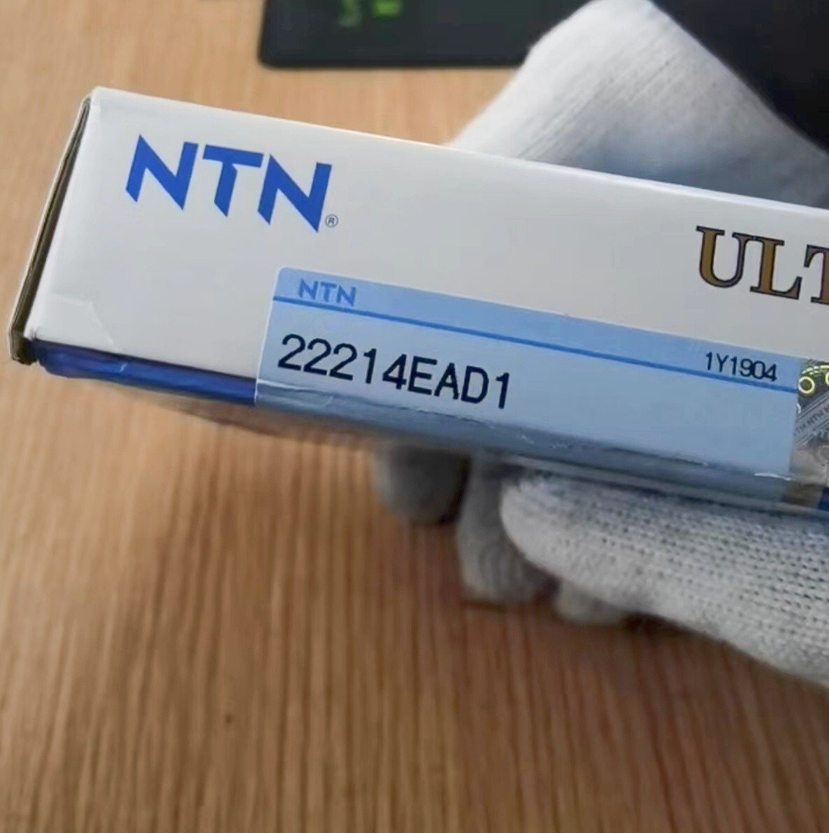 1PC NTN 22214EAD1 self-aligning roller bearing