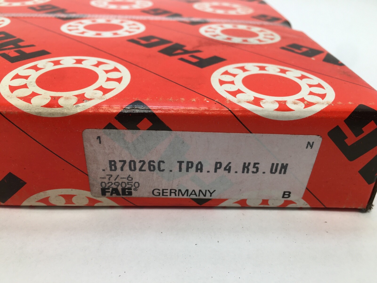 FAG B7026C.TPA.P4S.UM Angular Bearing 130x200x33 mm B7026CTPAP4K5UM 7026 7026C