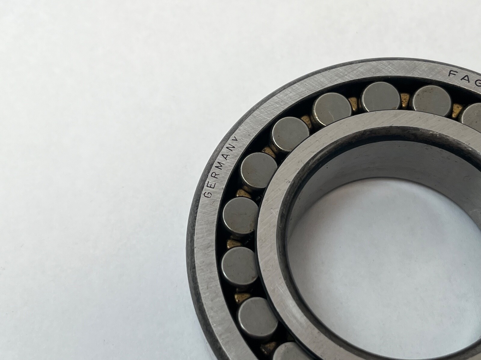 FAG 22209BHLC3 Spherical Bearing 45x85x23 mm 22209-B-HL-C3