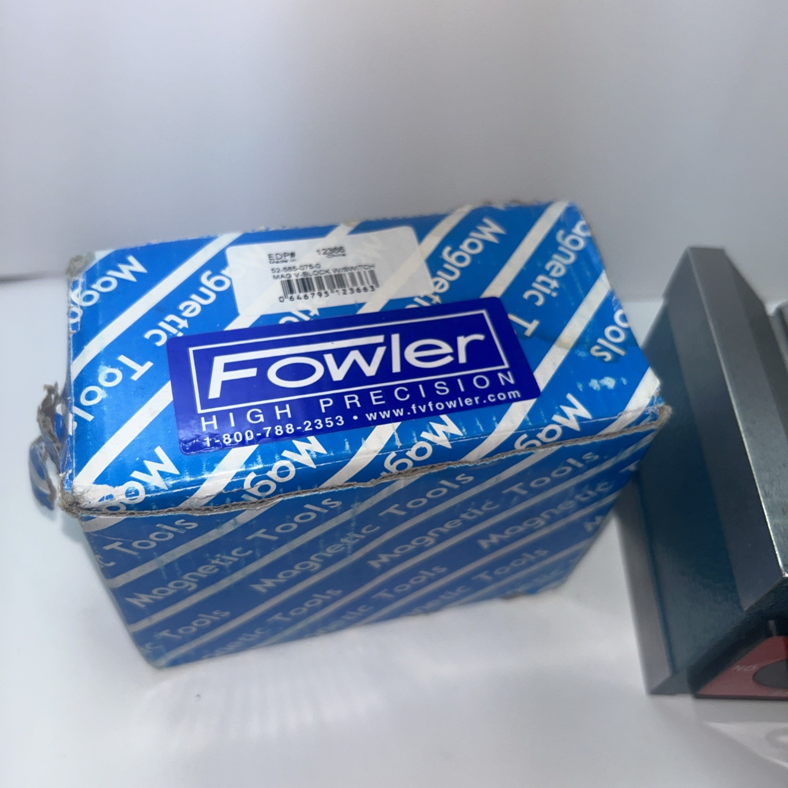 Fowler Magnetic V-Block 2-3/8″ wide x 4″ long x 3-7/8″ high 52-585-075-0