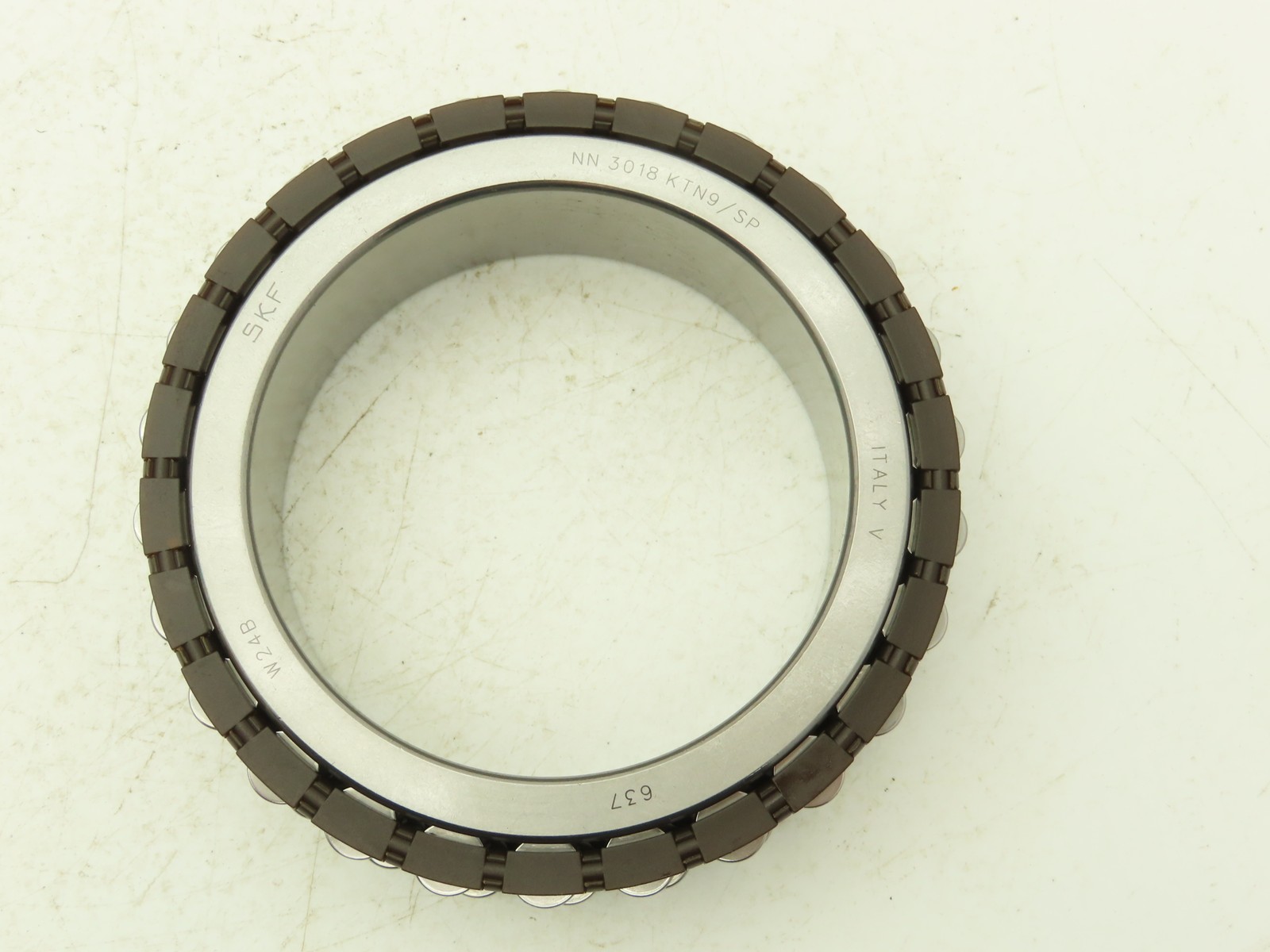 SKF NN3018 KTN9/SP Cylindrical Roller Bearings 90mm ID x 127mm OD x 37mm No Race