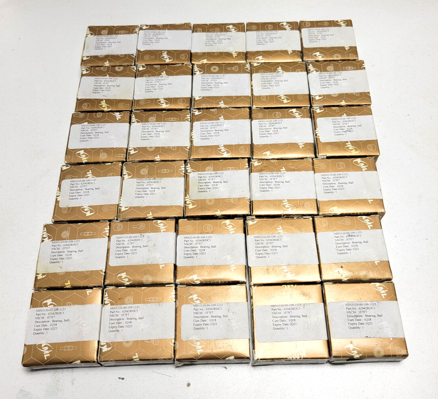 3110-00-109-1123 Annular Ball Bearing 6204-2rsh/c3 ** 31 units **