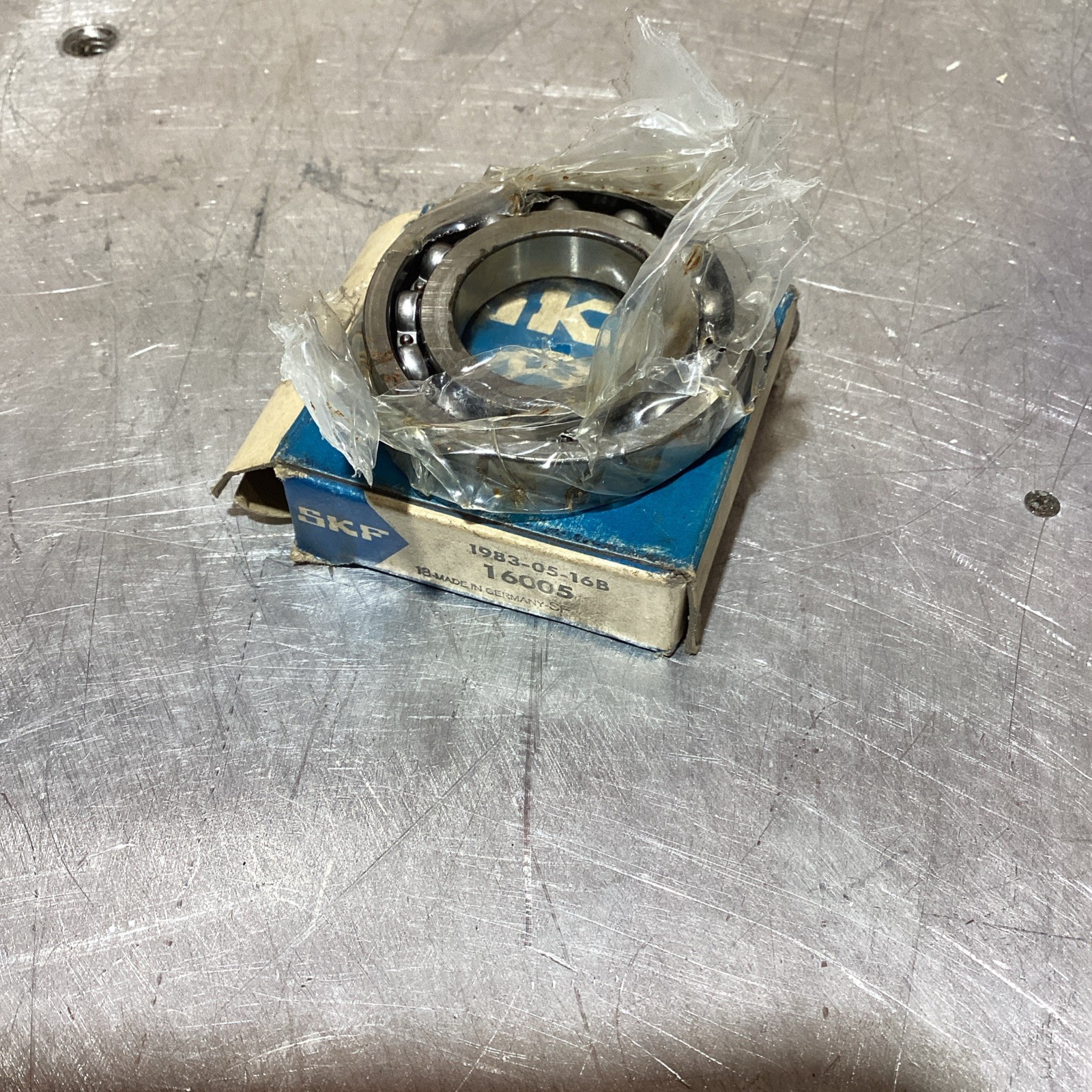 SKF 16005 25x47x8mm NOS