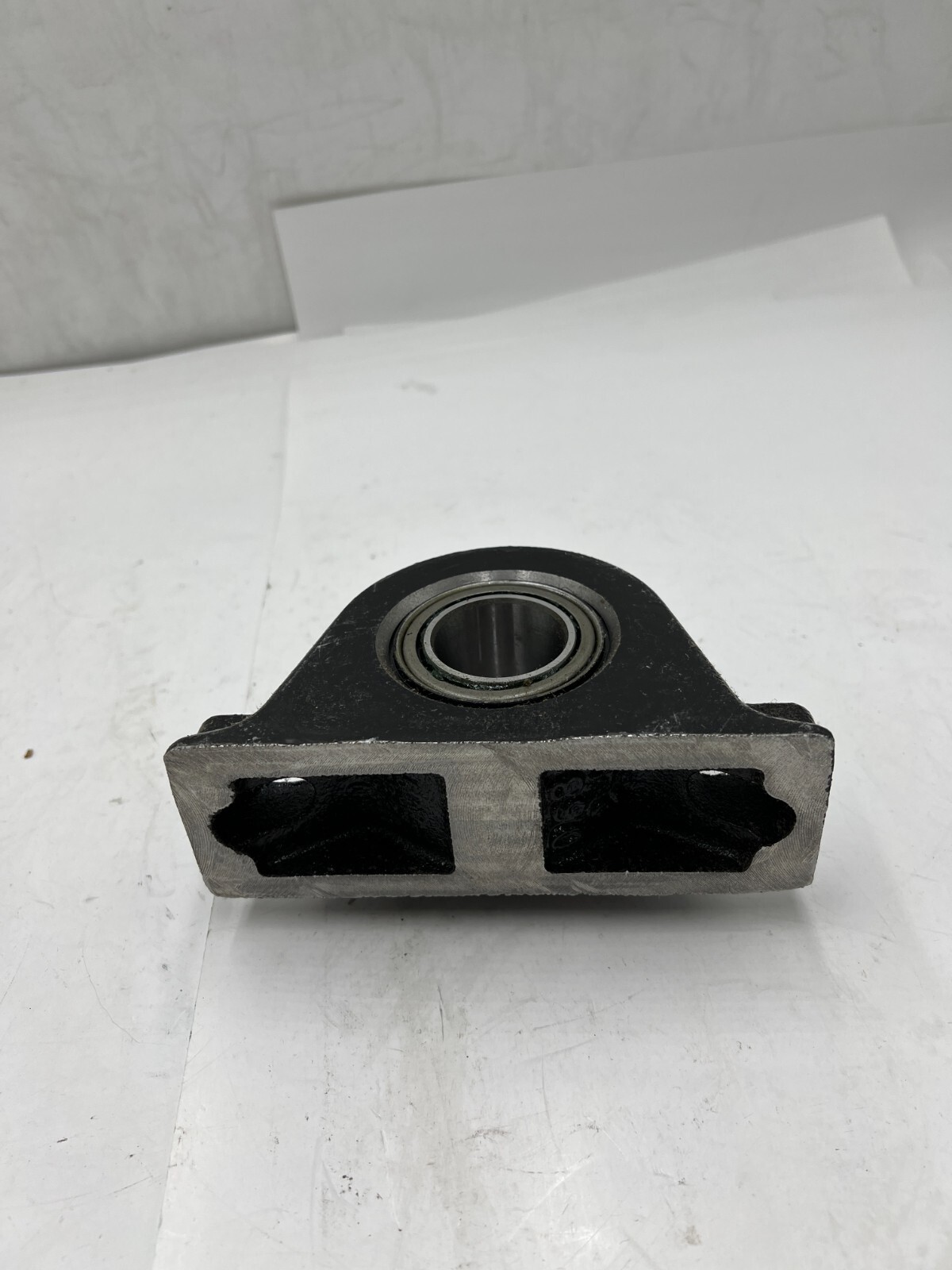 Rexnord MA2108 Self-Aligning Pillow Block Roller Bearing 1 1/2″ 00573541 Black