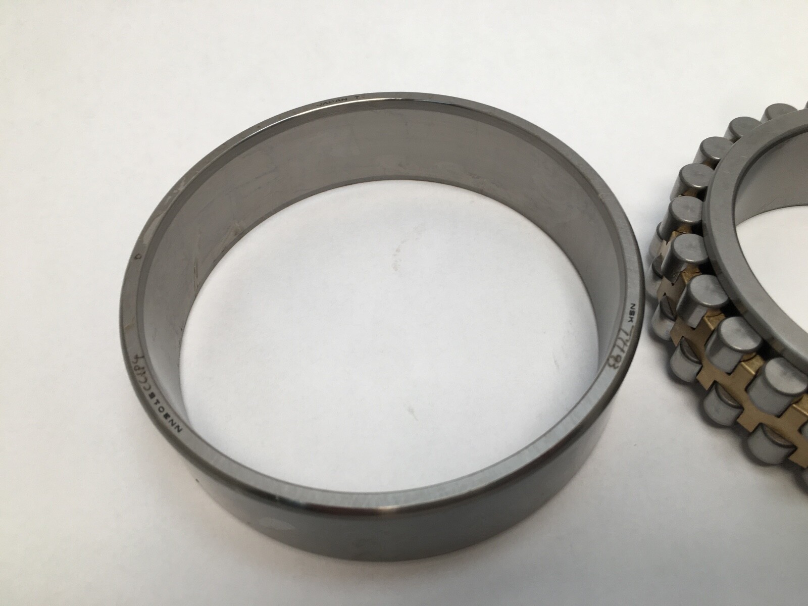 NSK NN3015KCC1P4 Cylindrical Bearing 75x115x30 mm NN-3015-K-CC1-P4 ABEC7 Japan