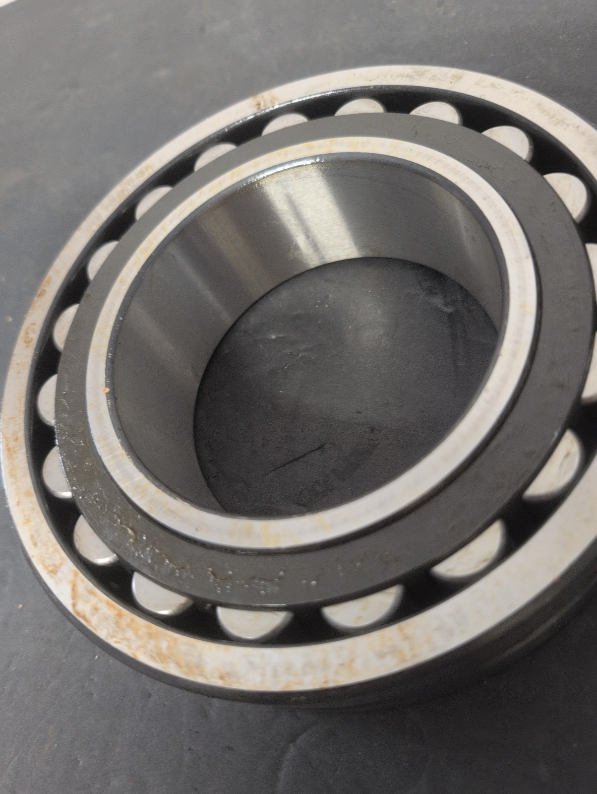 SKF 22220 Spherical Roller Bearing Part# 8496888 New-Open Box