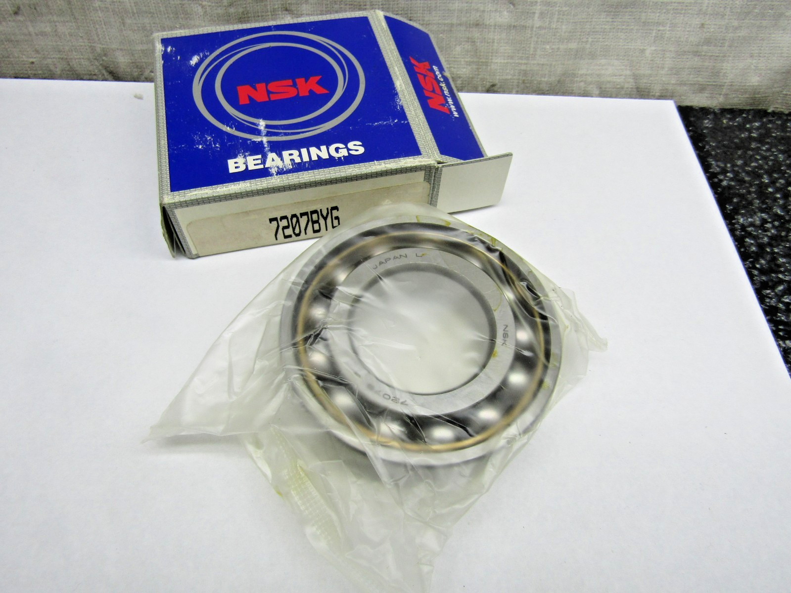 NSK 7207BYG 35mm x 72mm x 17mm Angular Contact Bearing