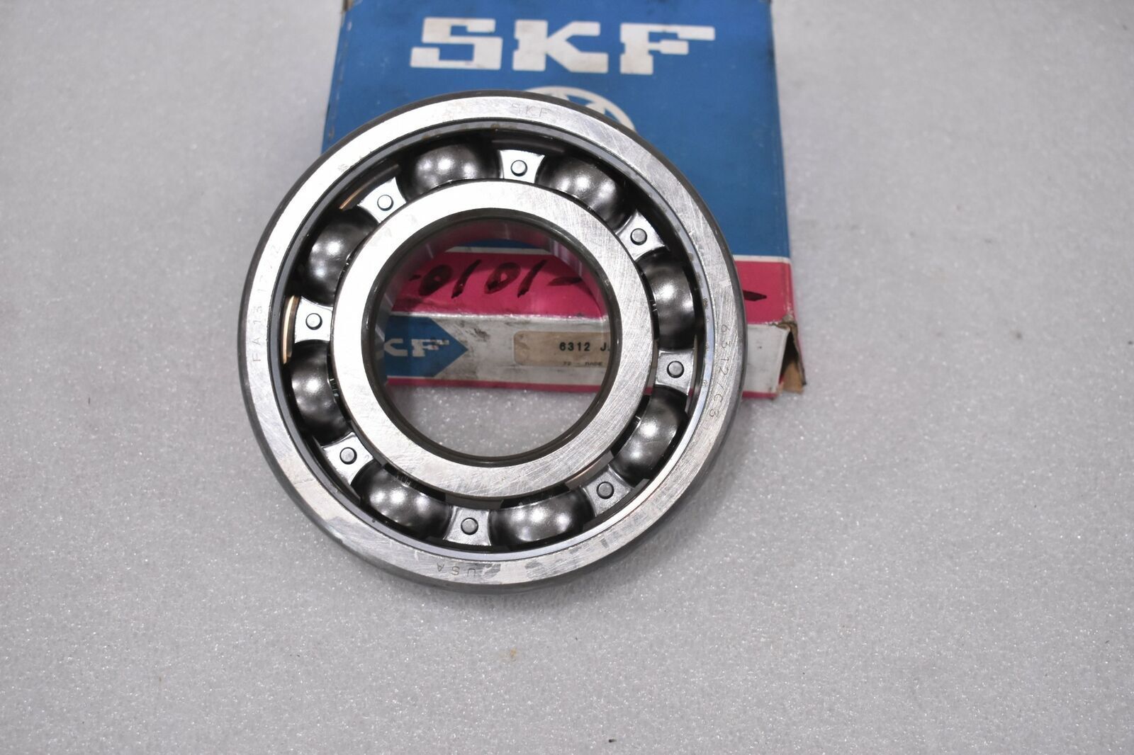 SKF 6312 JEM RADIAL/DEEP GROOVE BALL BEARING – ROUND BORE 60mmx 130mm x 31mm C3