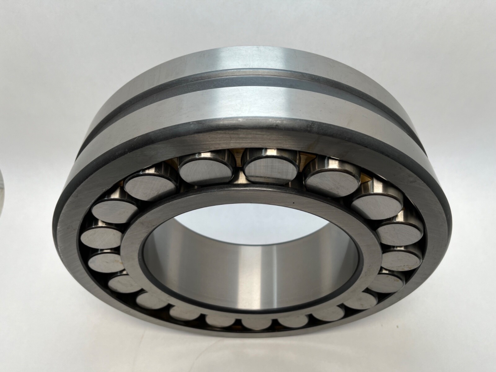 FAG 22236K.MB.C3 Spherical Bearing 22236-K-MB-C3-W33 180x320x86 mm