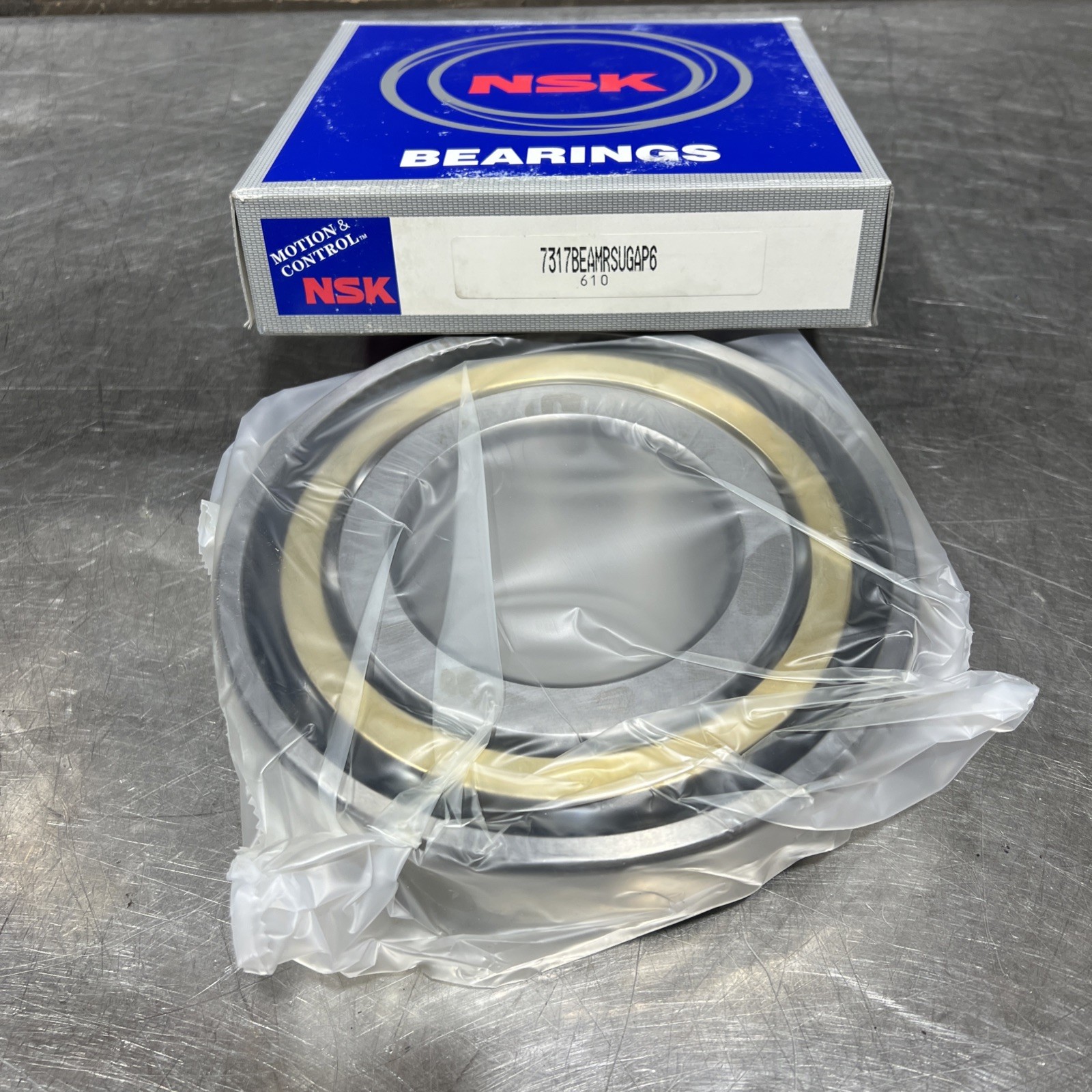 NSK 7317BEAMRSUGAP6 Bearing 7317B-EA-MR-SU-GA-P6 7317-B-MB-SUL-P6 85x180x41 mm