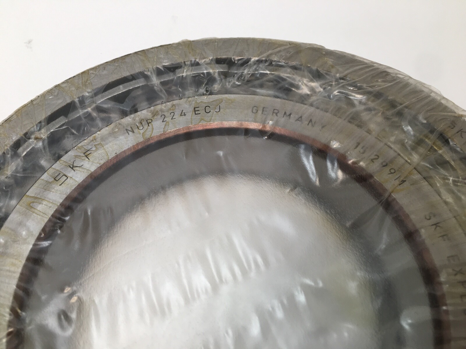 SKF NUP-224-ECJ Cylindrical Roller Bearing 120x215x40 mm NUP224ECJ Germany