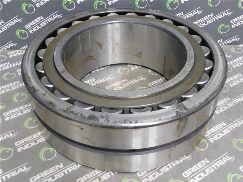 NEW SKF 23136 CC/C3W33 Spherical Roller Bearing 180mm Bore 300mm O.D. 96mm Width