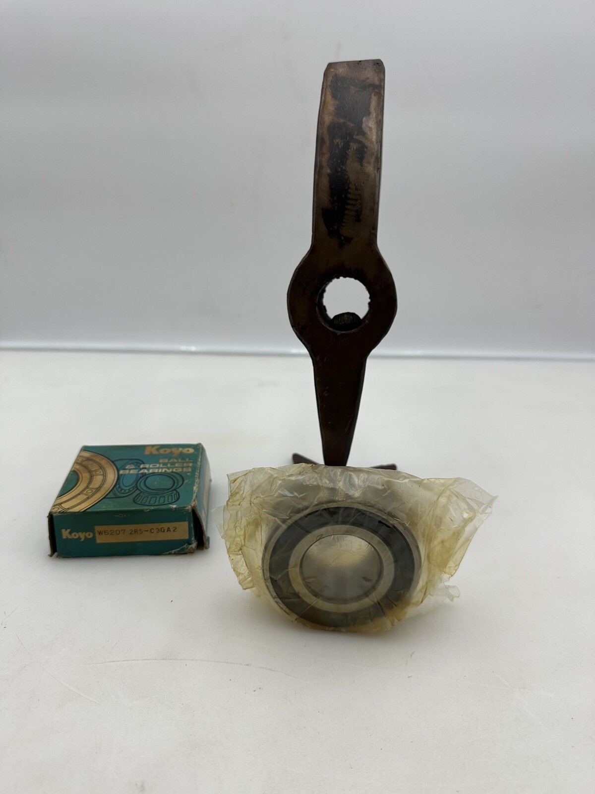 KOYO W6207-2RS-C3GA2 Angular Contac Ball Bearing 35x72x26.99 W5207LLUAC3 NEW OEM