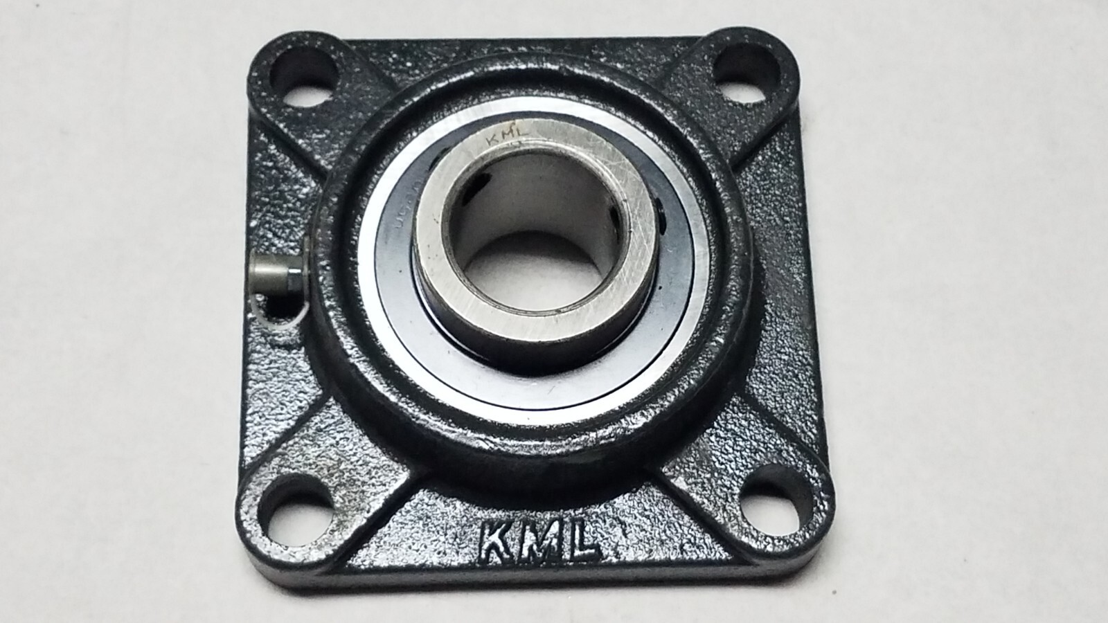 KML UCF207-20 4 BOLT FLANGE BEARING 1-1/4″ BORE LOCKING SET SCREWS NIB