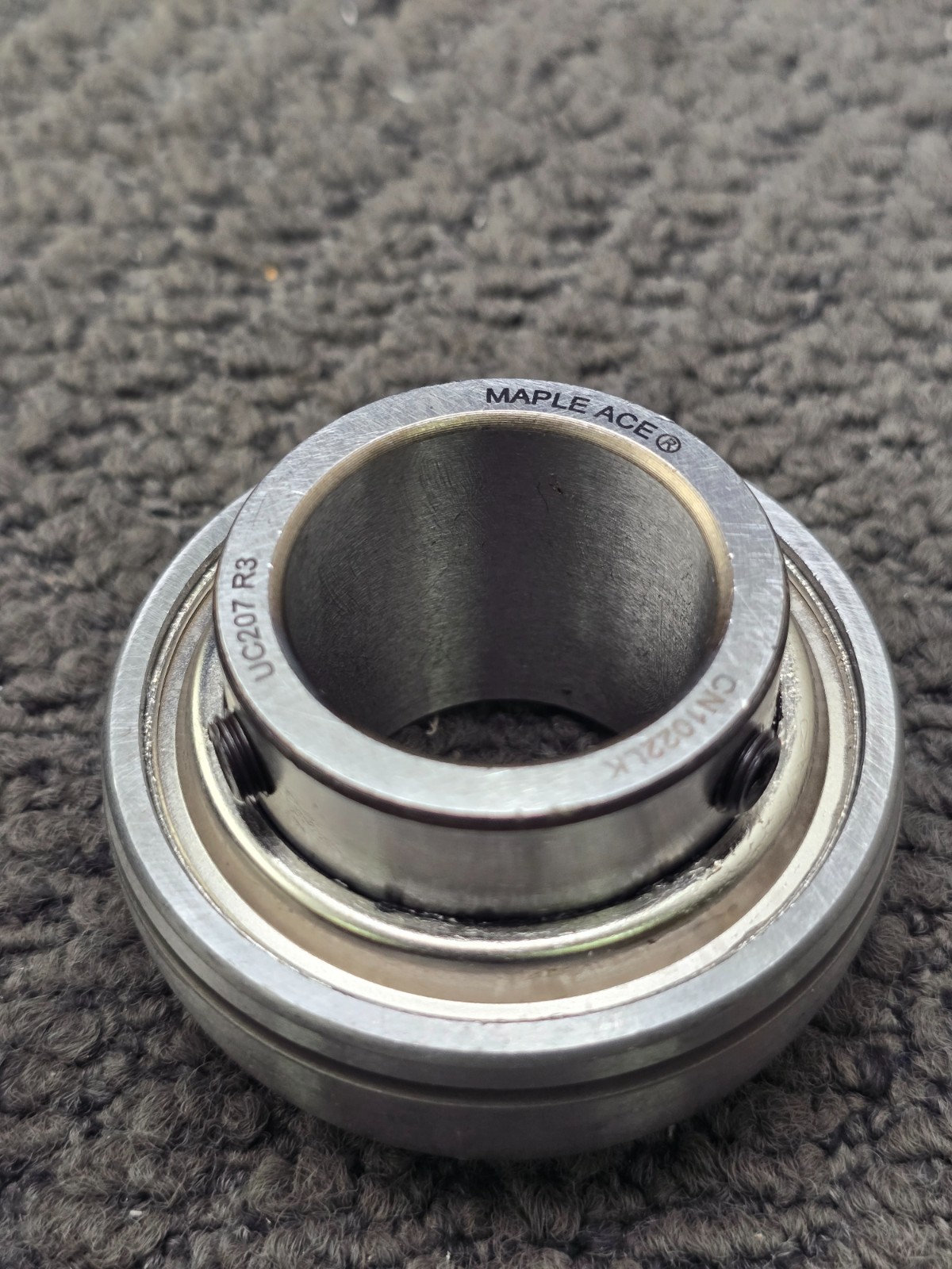 Maple Ace UC207-R3 Insert Bearing Triple-Lip Seal with Set Screws 1-5/16″ Bore